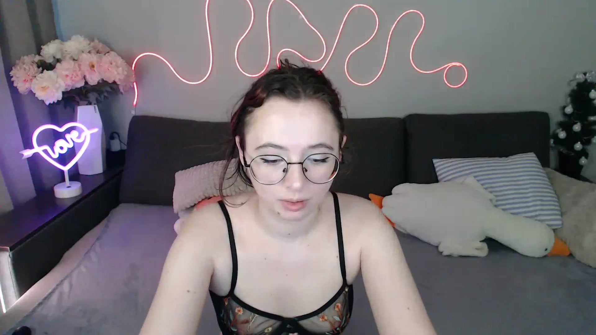 Gallery image thumbnail from Mini_Diva's myfreecams stream on, 04/19/2026, 11:24 image 11 of 20