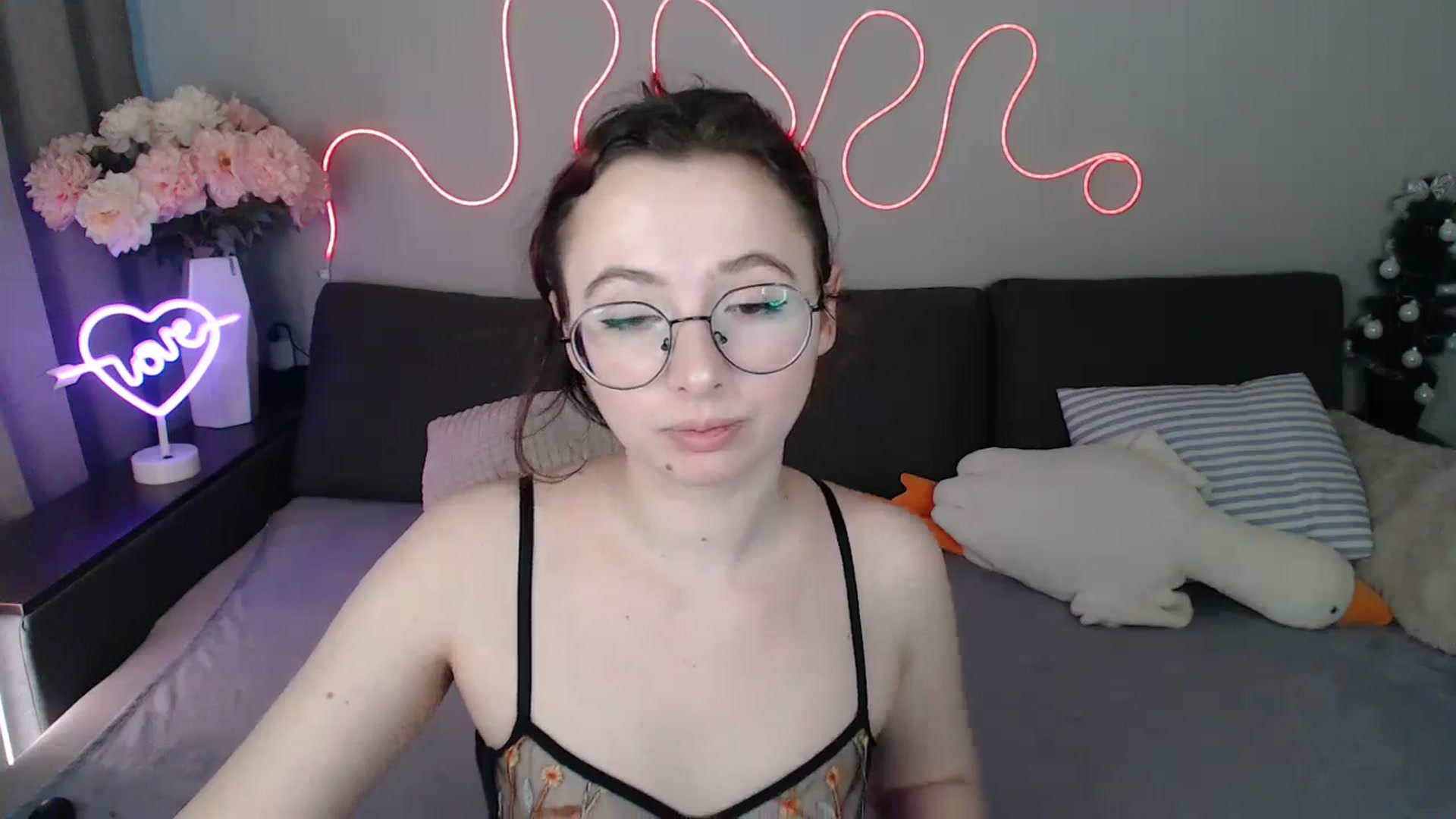 Gallery image thumbnail from Mini_Diva's myfreecams stream on, 04/19/2026, 11:24 image 12 of 20