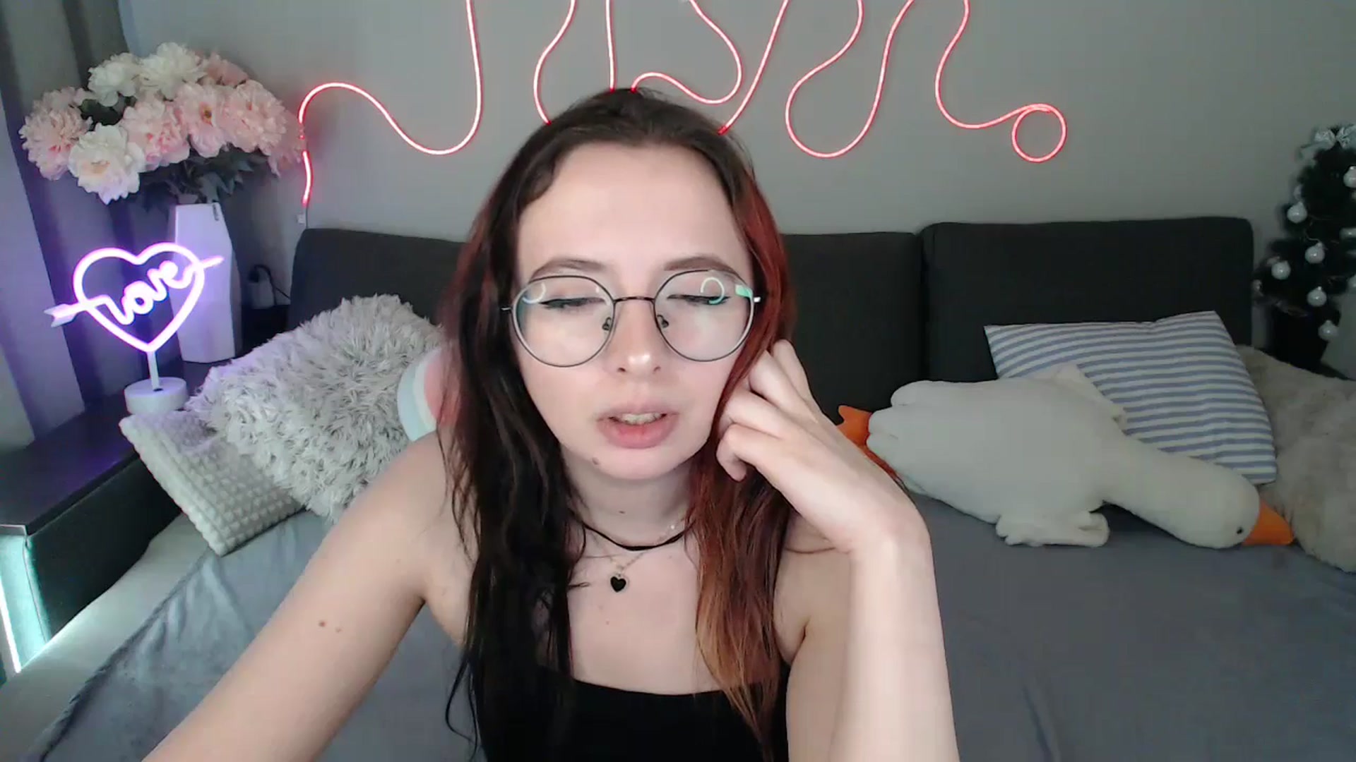 Gallery image thumbnail from Mini_Diva's myfreecams stream on, 04/21/2026, 14:02 image 12 of 20