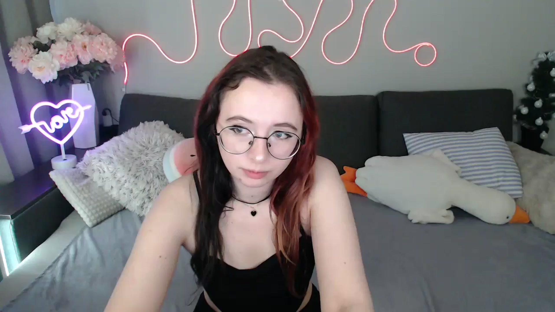 Gallery image thumbnail from Mini_Diva's myfreecams stream on, 04/21/2026, 14:02 image 6 of 20