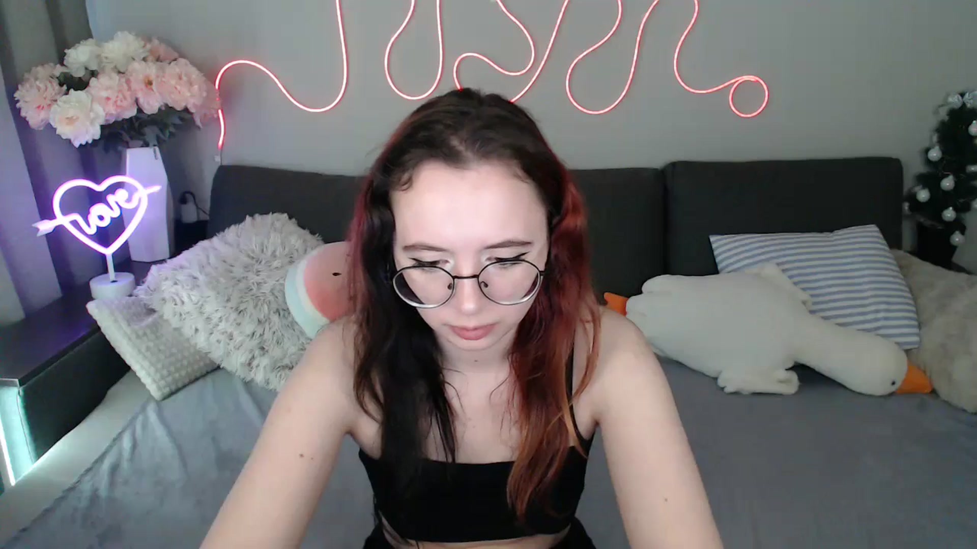 Gallery image thumbnail from Mini_Diva's myfreecams stream on, 04/21/2026, 14:02 image 3 of 20