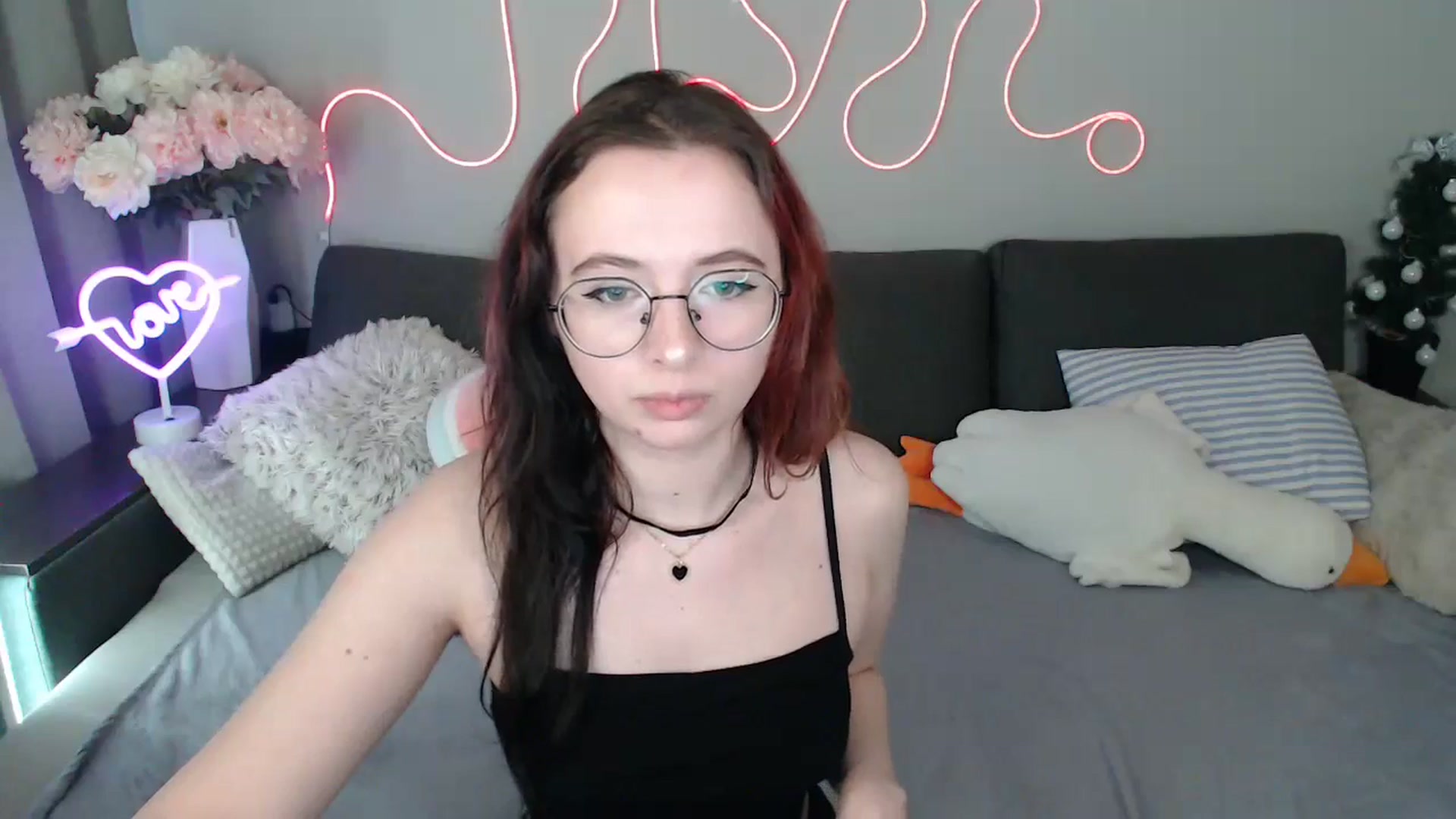 Gallery image thumbnail from Mini_Diva's myfreecams stream on, 04/21/2026, 14:02 image 11 of 20