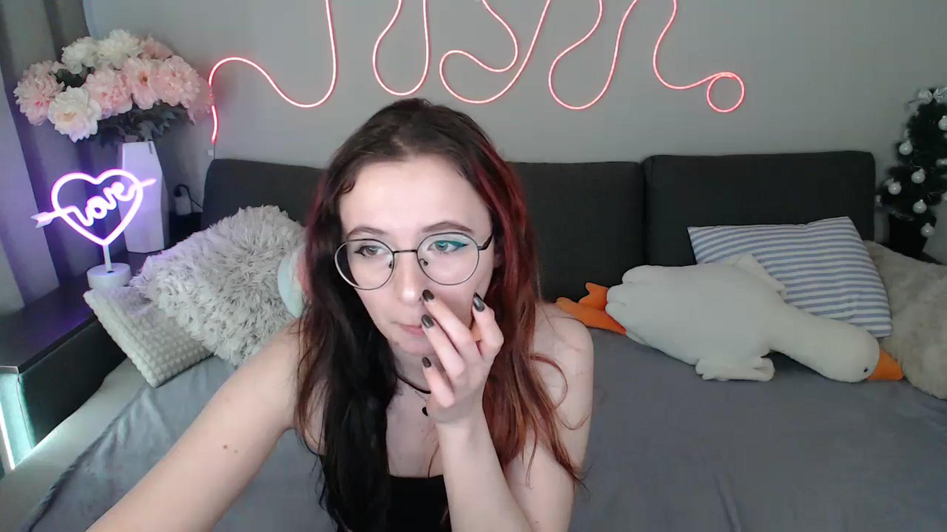 Gallery image thumbnail from Mini_Diva's myfreecams stream on, 04/21/2026, 14:02 image 9 of 20
