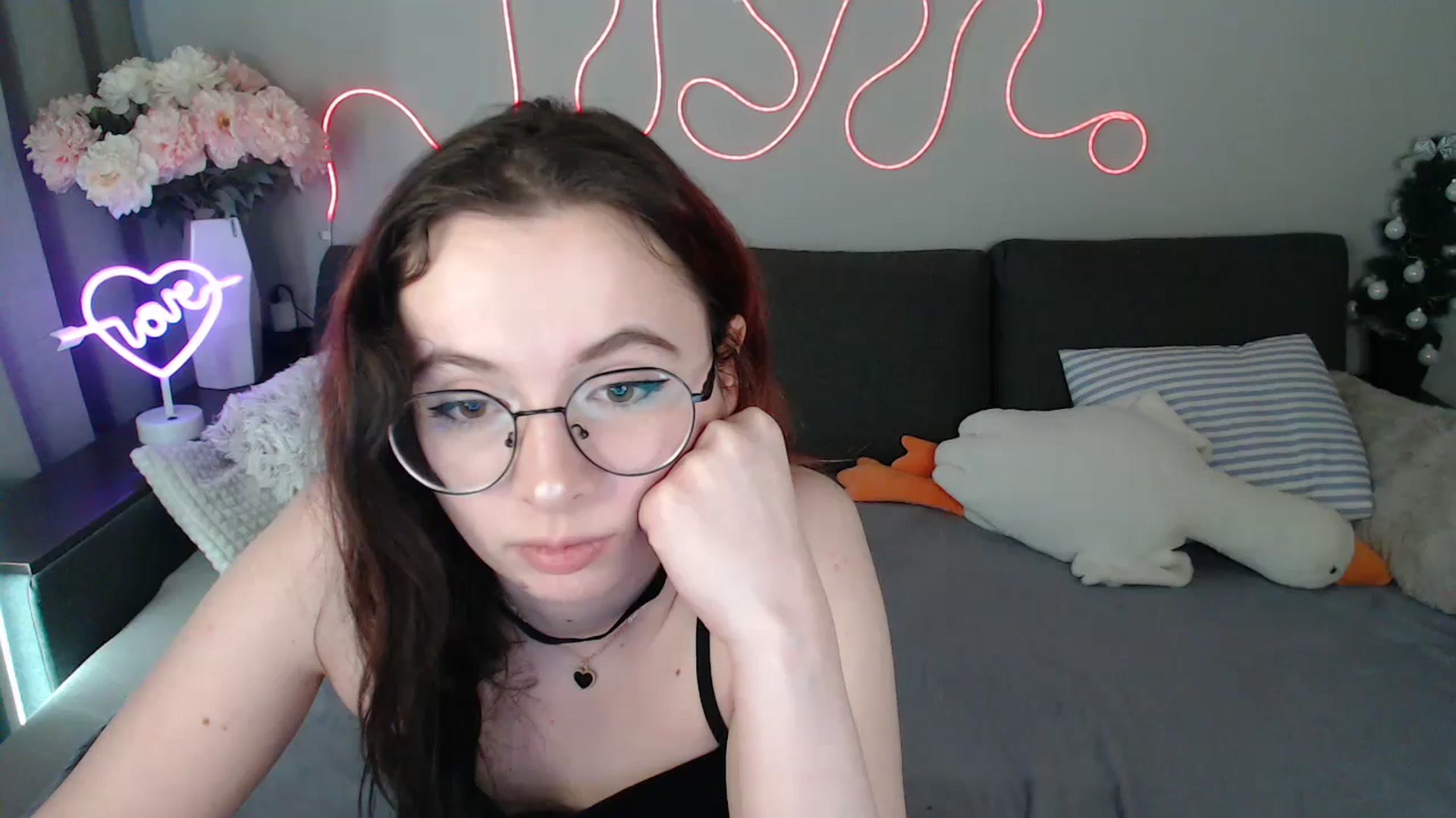 Gallery image thumbnail from Mini_Diva's myfreecams stream on, 04/21/2026, 14:02 image 19 of 20