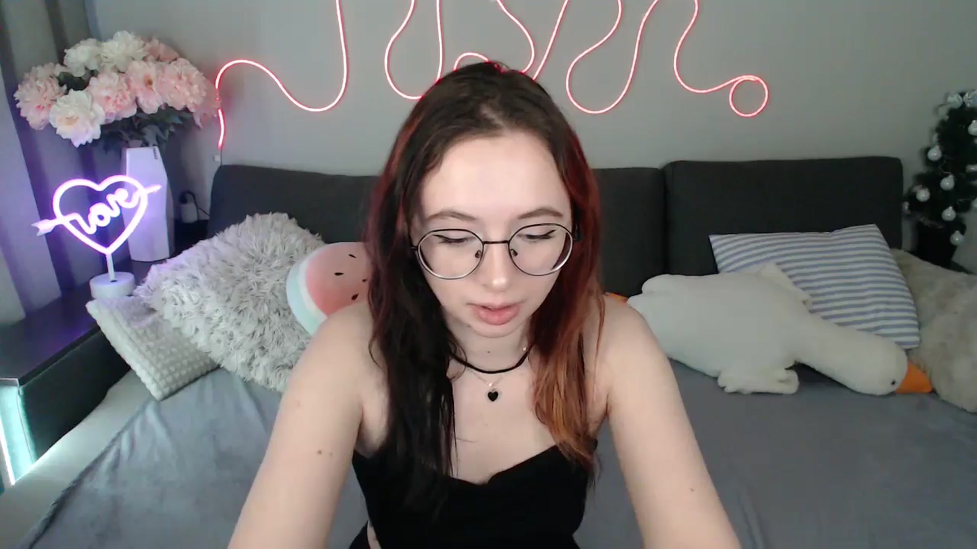 Gallery image thumbnail from Mini_Diva's myfreecams stream on, 04/21/2026, 14:02 image 13 of 20