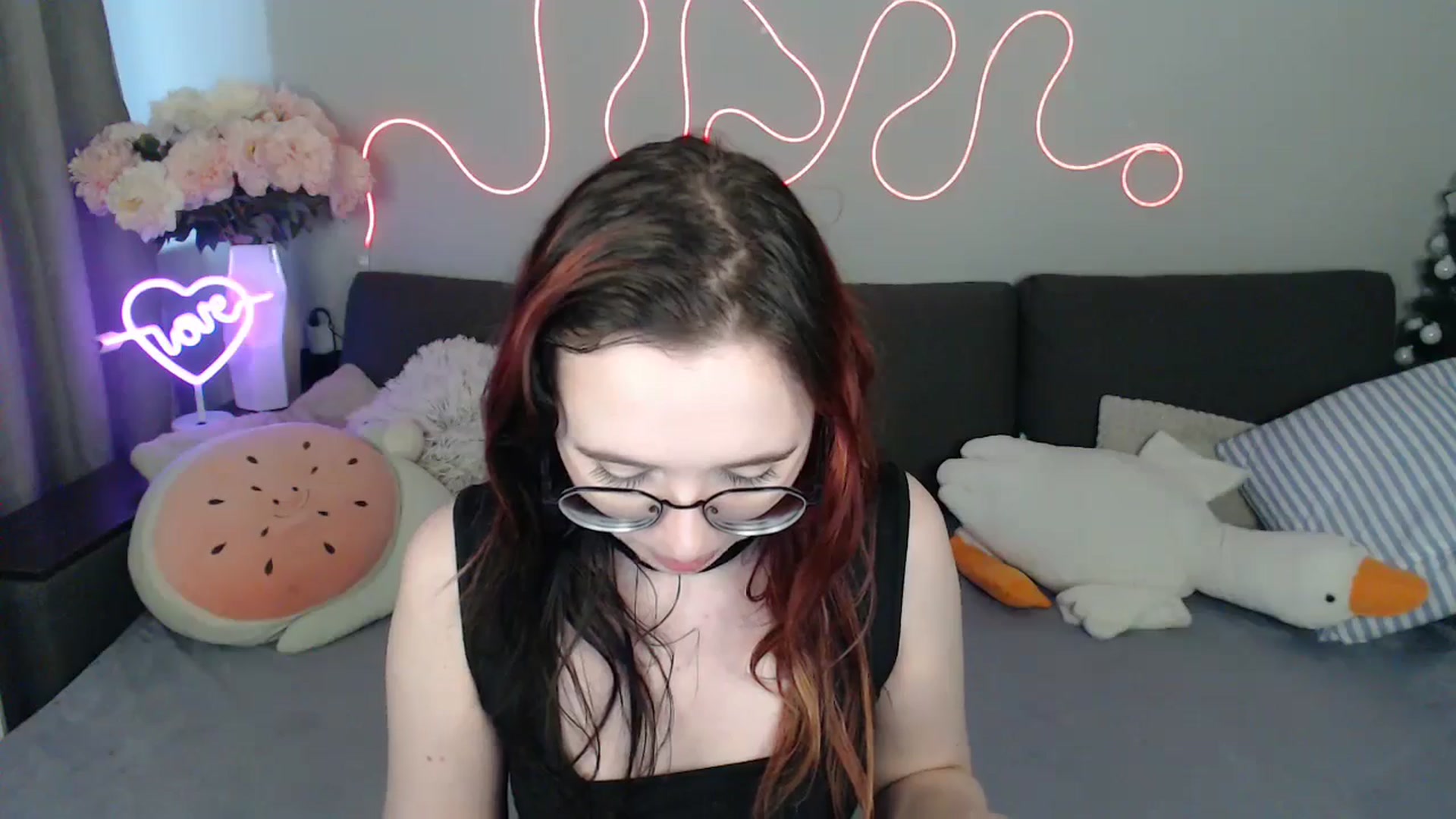 Gallery image thumbnail from Mini_Diva's myfreecams stream on, 04/24/2026, 12:53 image 6 of 20