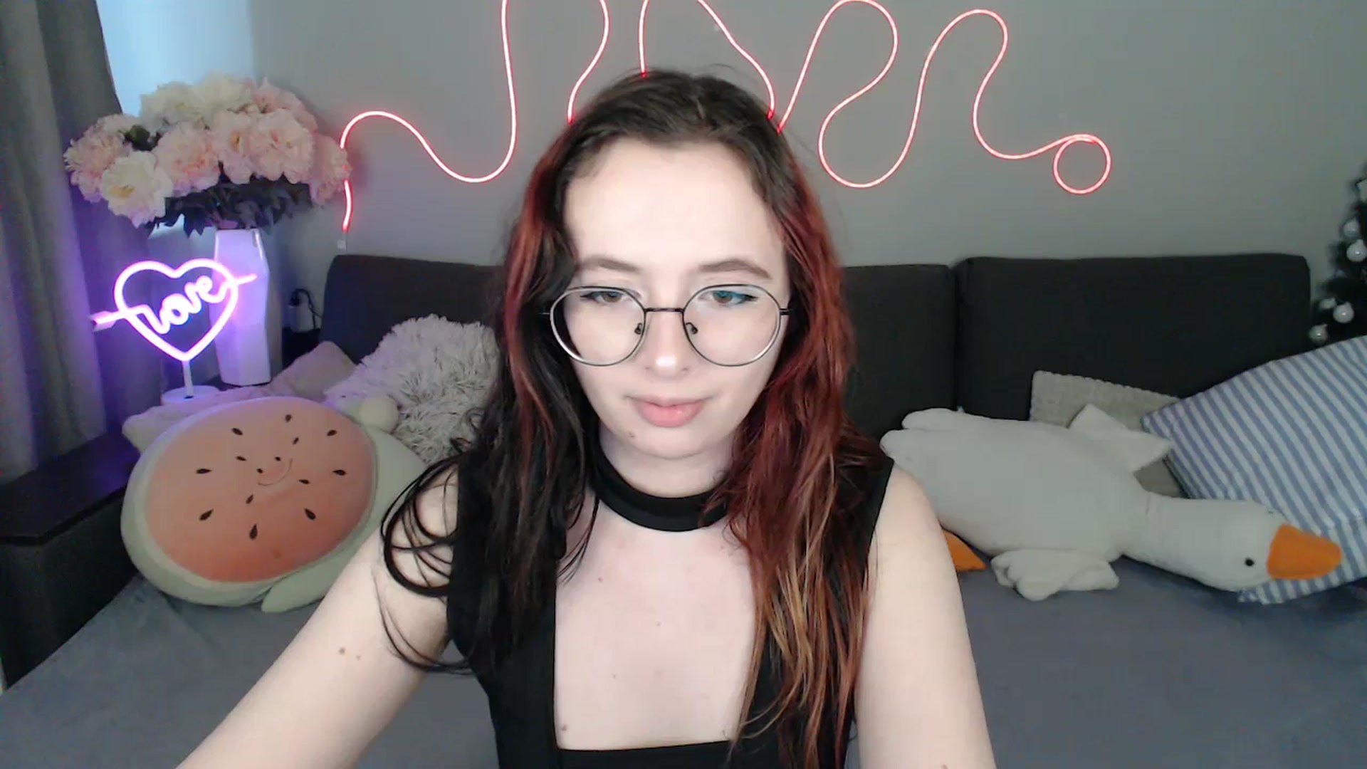 Gallery image thumbnail from Mini_Diva's myfreecams stream on, 04/24/2026, 12:53 image 15 of 20
