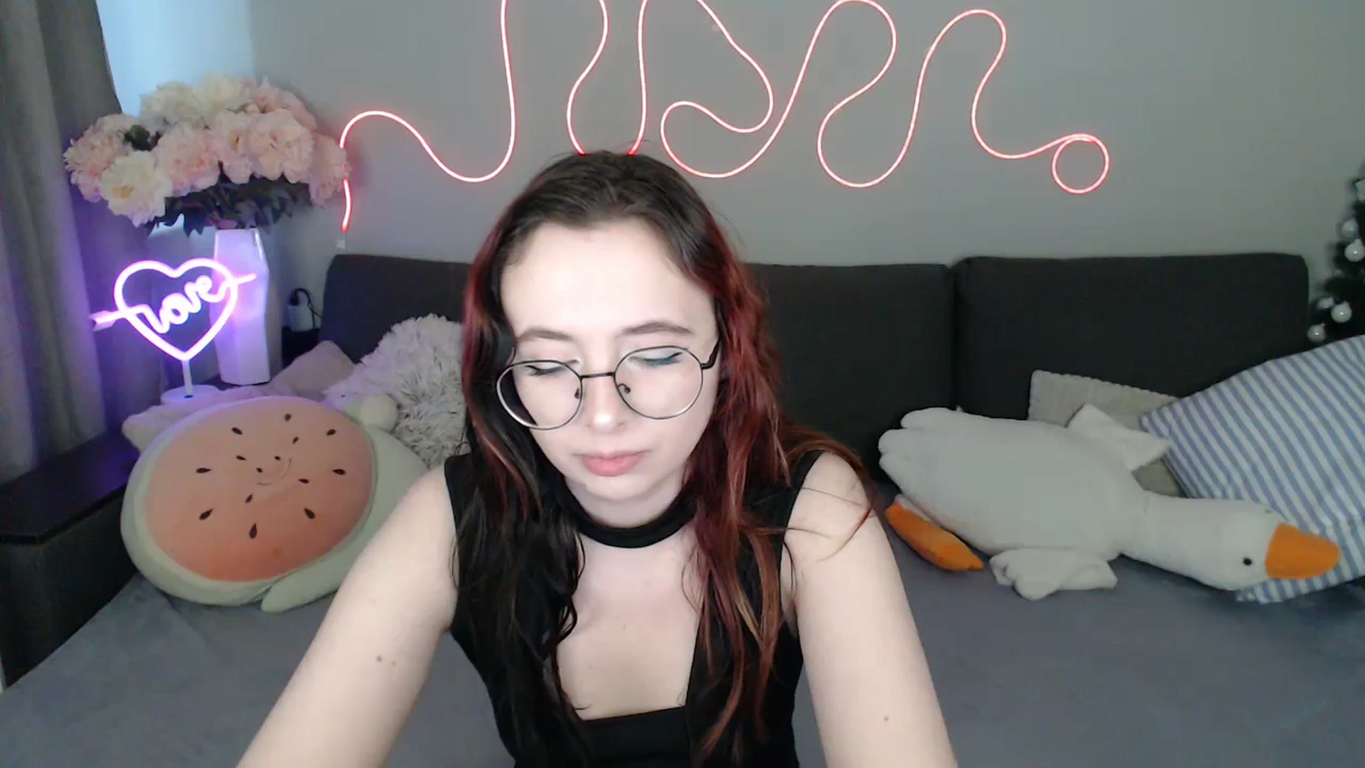 Gallery image thumbnail from Mini_Diva's myfreecams stream on, 04/24/2026, 12:53 image 16 of 20