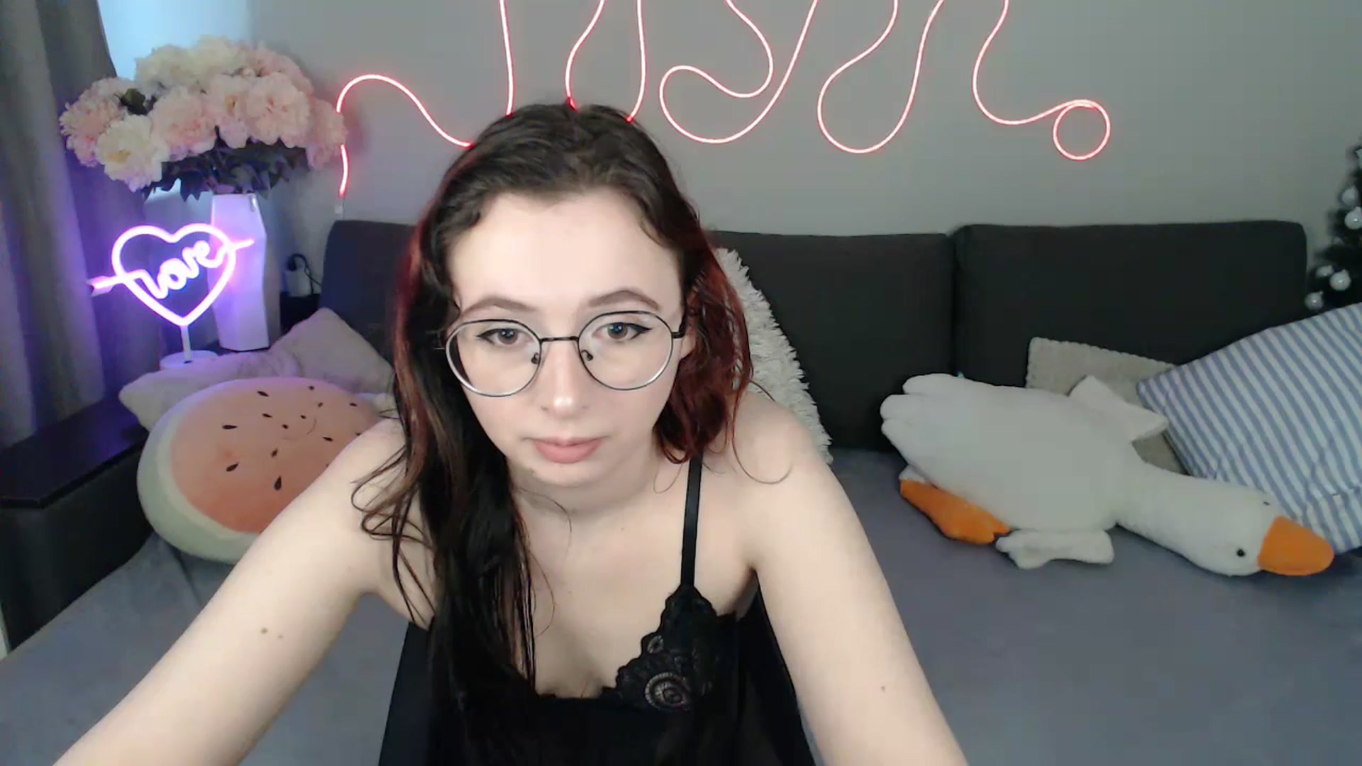 Gallery image thumbnail from Mini_Diva's myfreecams stream on, 04/25/2026, 12:08 image 10 of 20