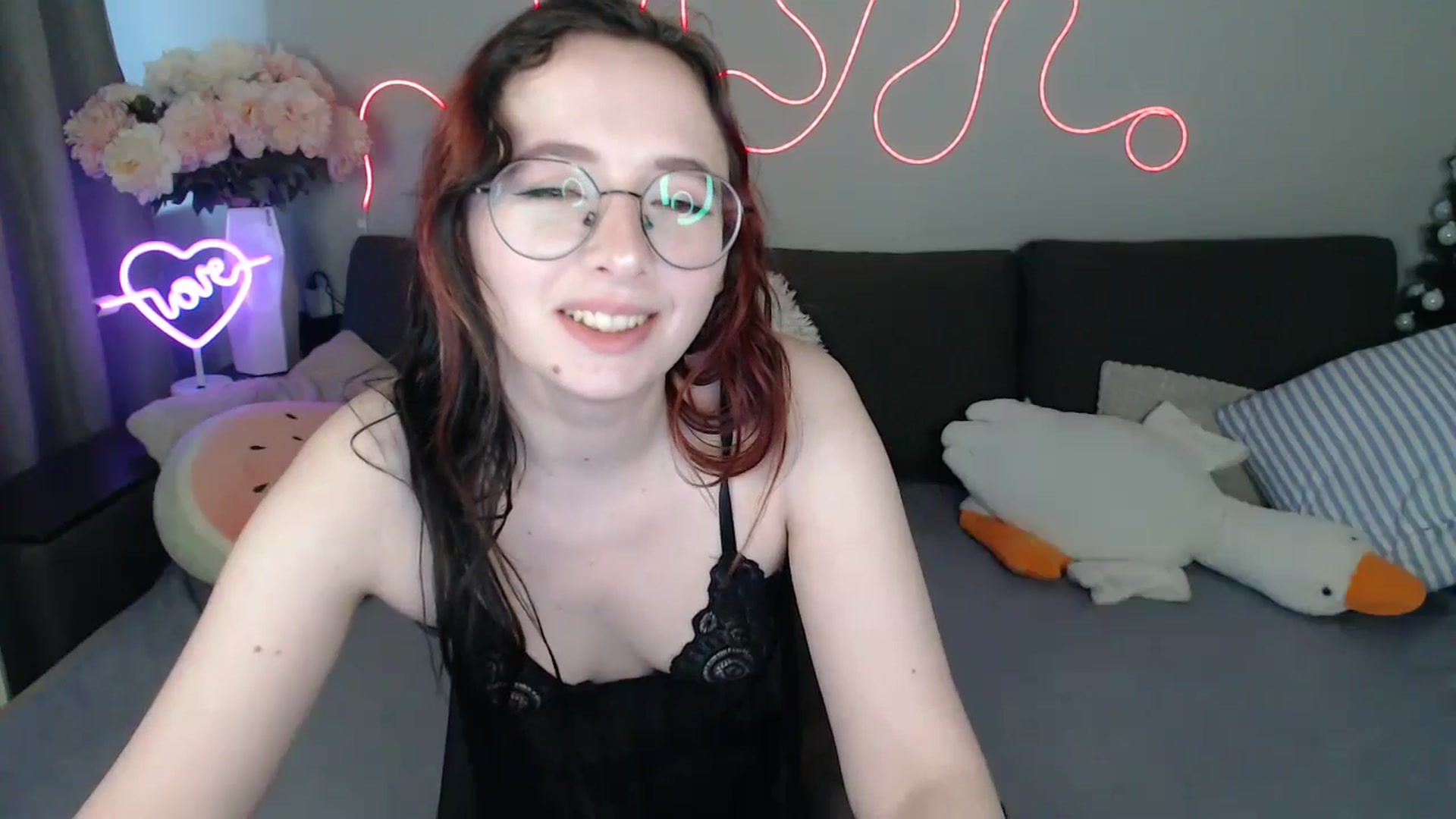 Gallery image thumbnail from Mini_Diva's myfreecams stream on, 04/25/2026, 12:08 image 19 of 20