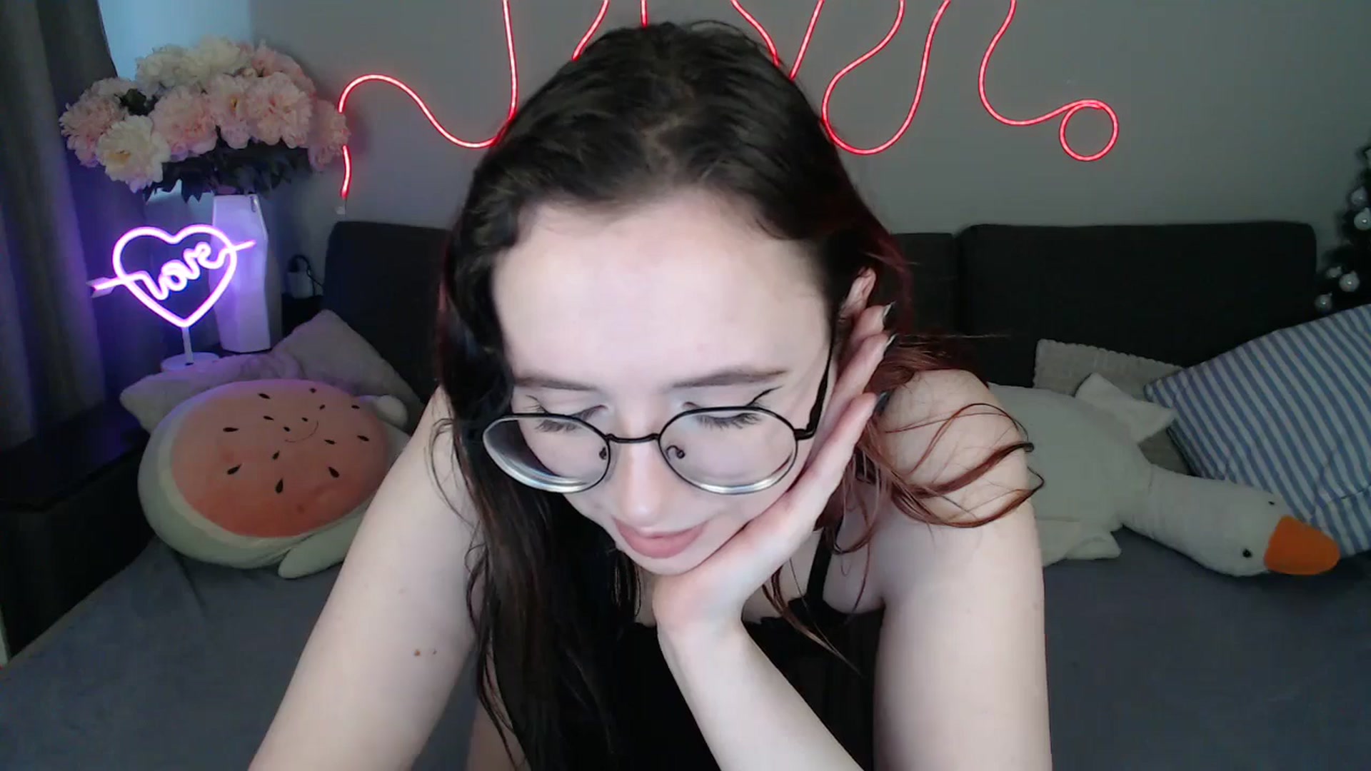 Gallery image thumbnail from Mini_Diva's myfreecams stream on, 04/25/2026, 12:08 image 8 of 20