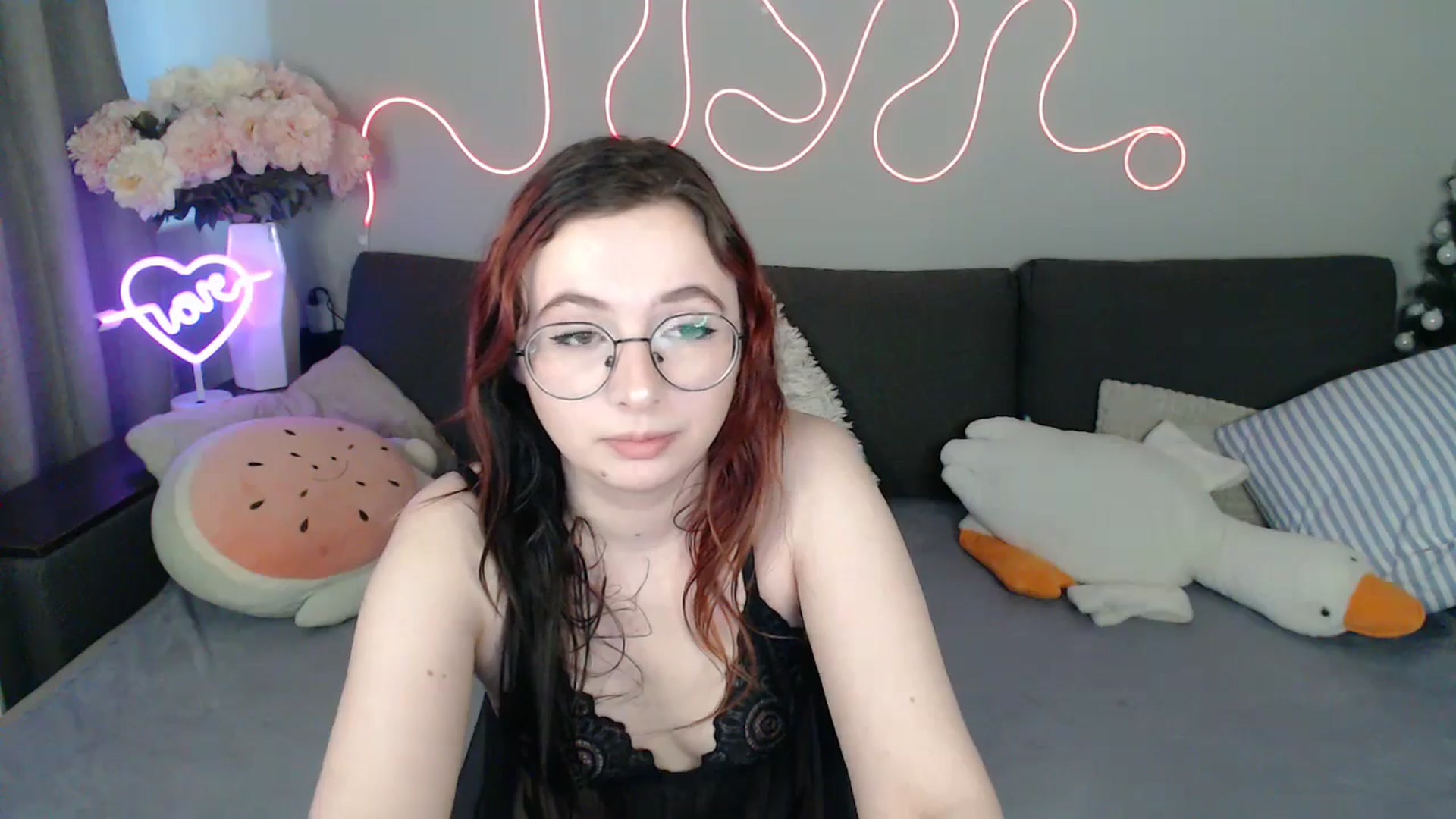 Gallery image thumbnail from Mini_Diva's myfreecams stream on, 04/25/2026, 13:15 image 3 of 20