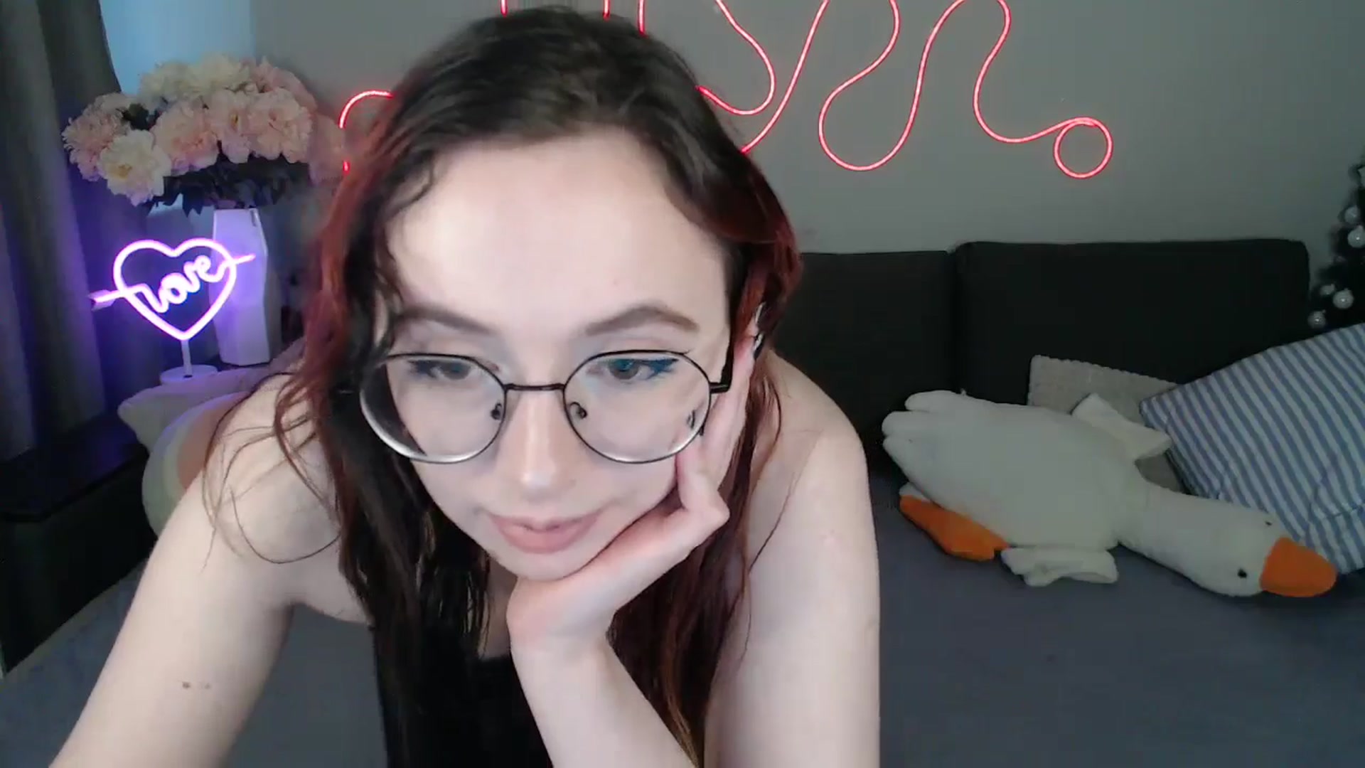 Gallery image thumbnail from Mini_Diva's myfreecams stream on, 04/25/2026, 13:15 image 9 of 20