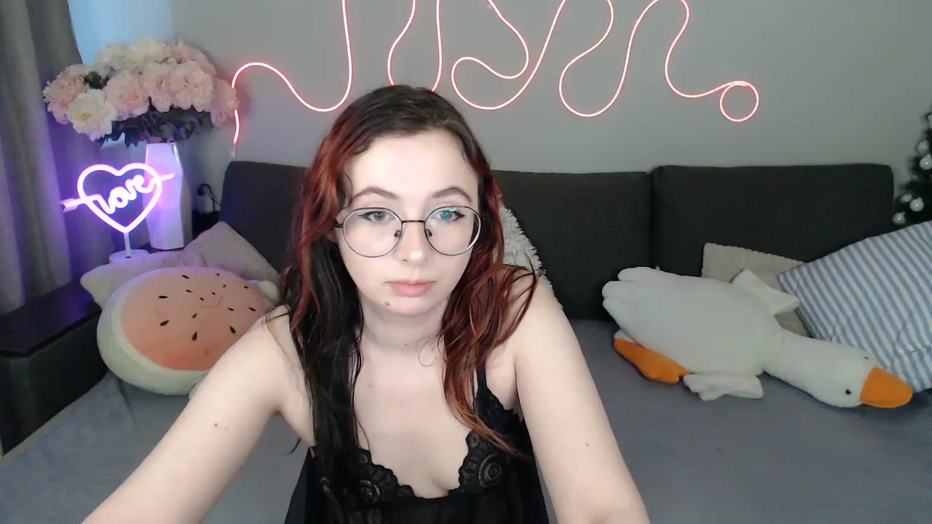 Gallery image thumbnail from Mini_Diva's myfreecams stream on, 04/25/2026, 13:15 image 5 of 20
