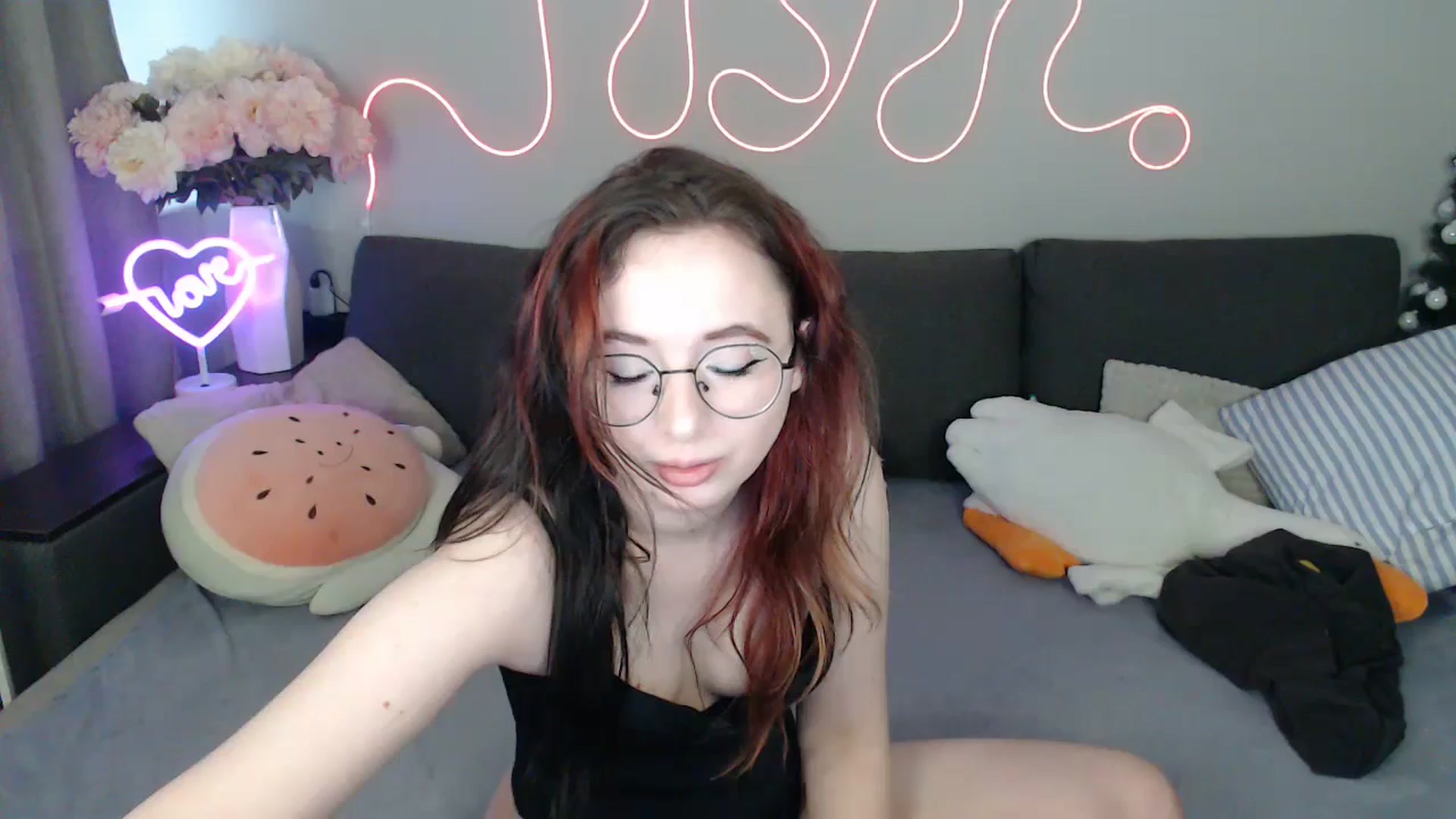 Gallery image thumbnail from Mini_Diva's myfreecams stream on, 04/26/2026, 10:26 image 6 of 20