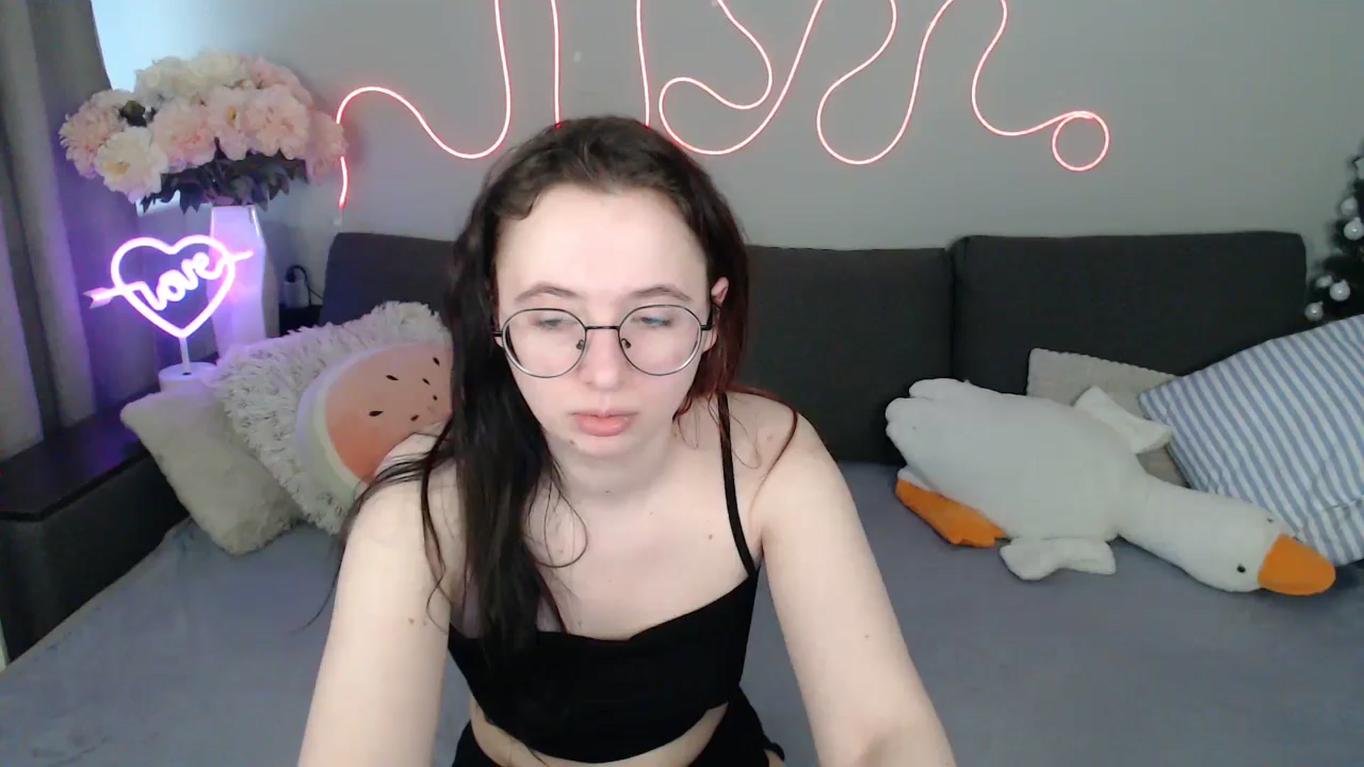 Gallery image thumbnail from Mini_Diva's myfreecams stream on, 04/27/2026, 12:05 image 4 of 20