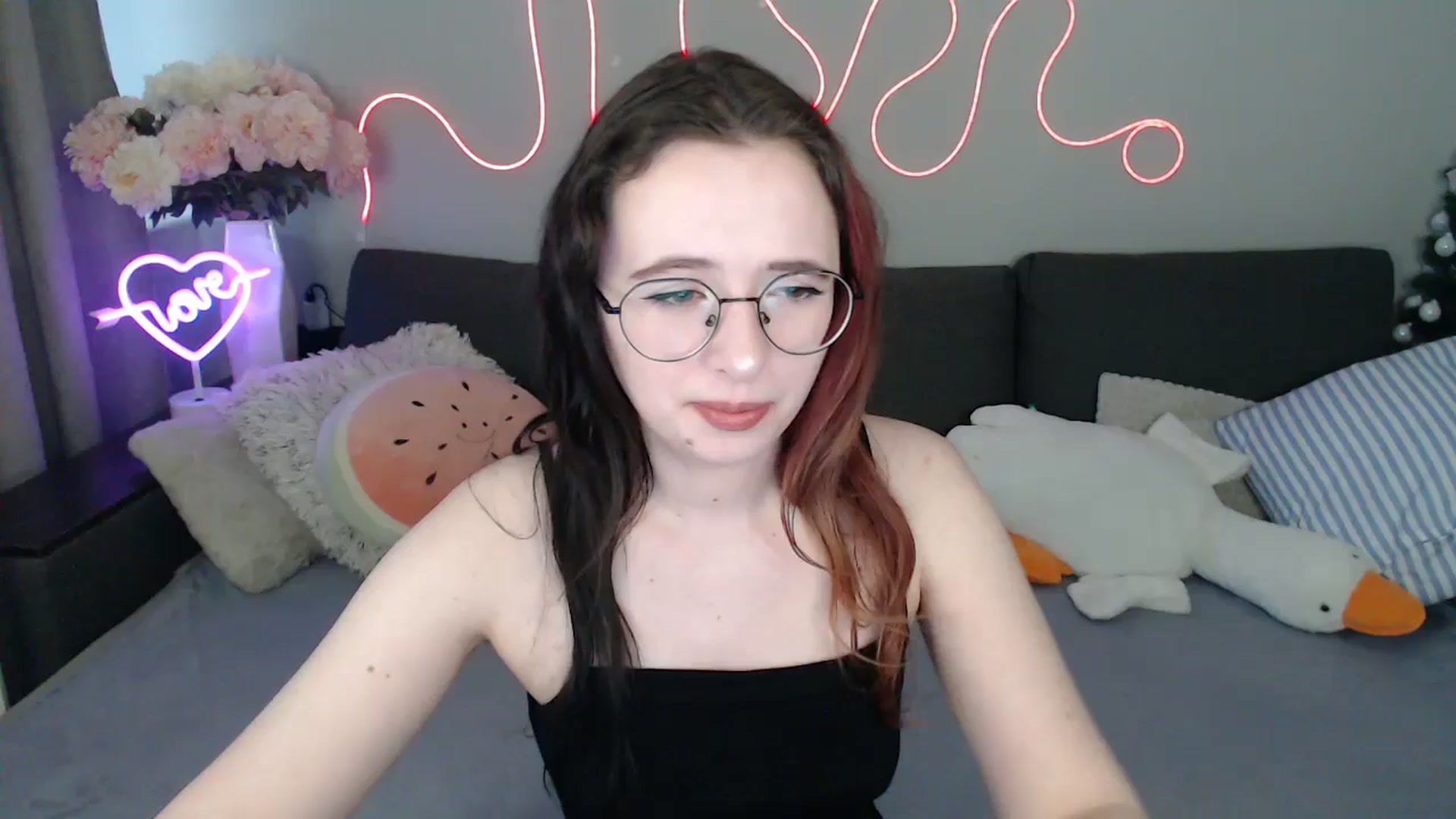 Gallery image thumbnail from Mini_Diva's myfreecams stream on, 04/27/2026, 12:05 image 13 of 20