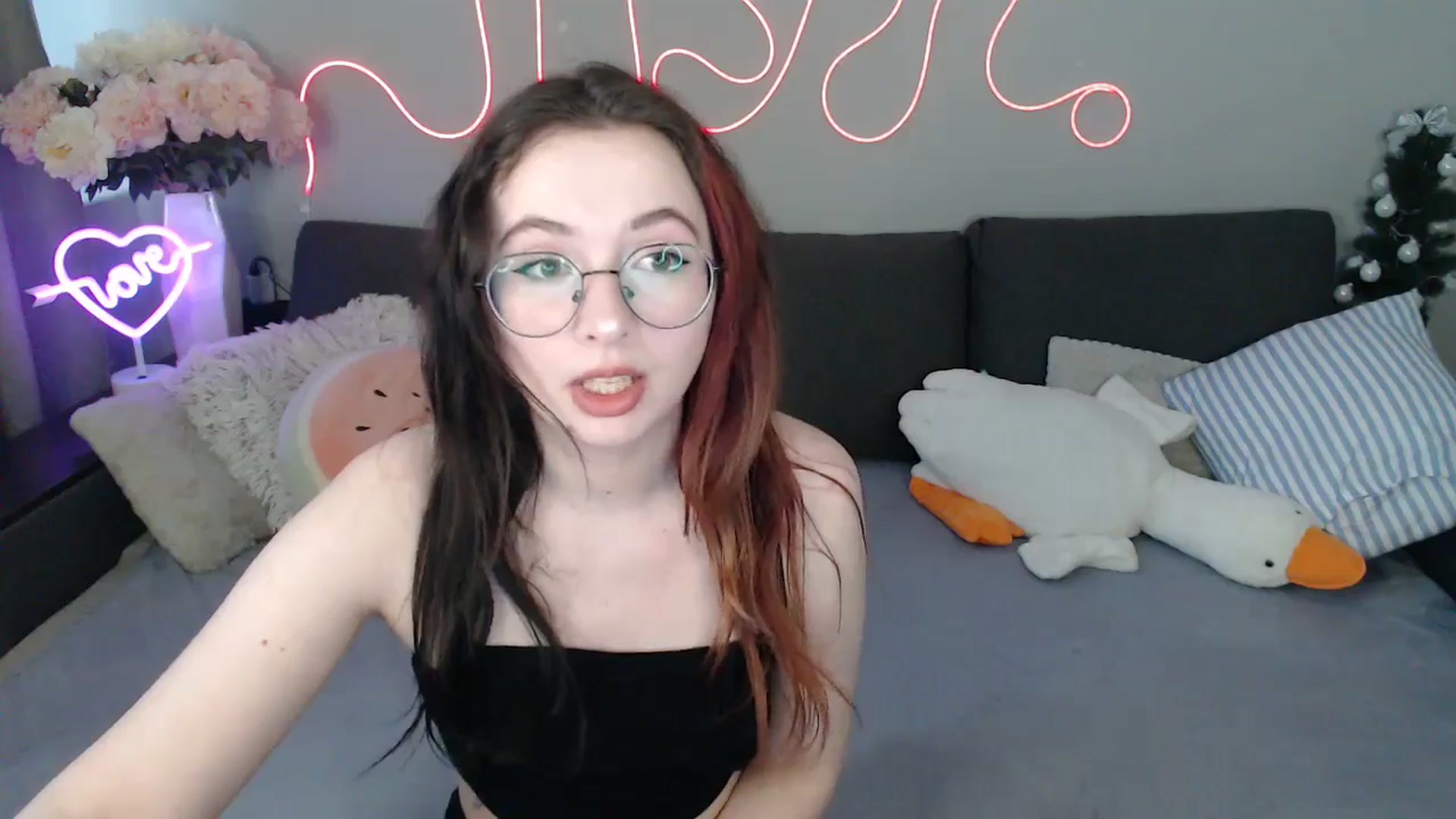 Gallery image thumbnail from Mini_Diva's myfreecams stream on, 04/27/2026, 12:48 image 2 of 20