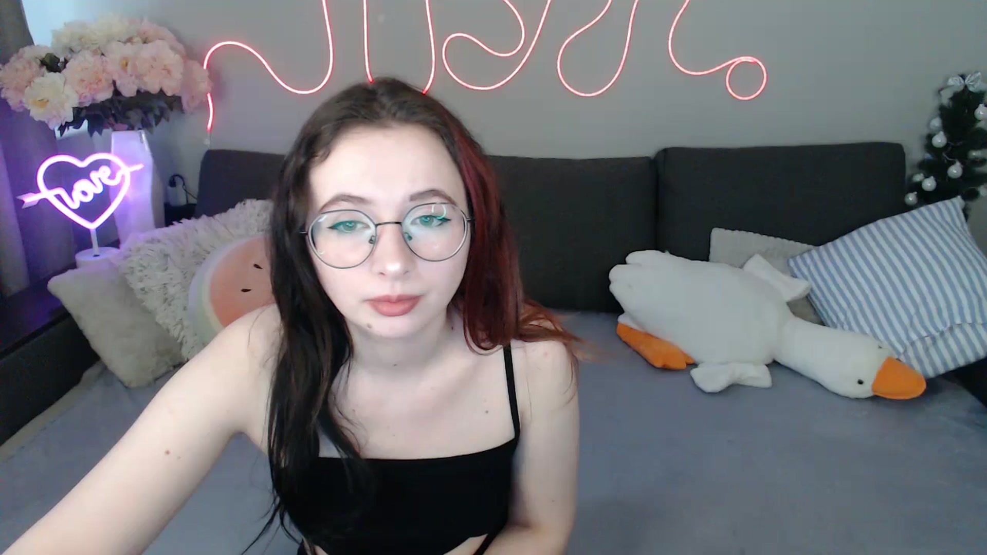 Gallery image thumbnail from Mini_Diva's myfreecams stream on, 04/27/2026, 12:48 image 7 of 20