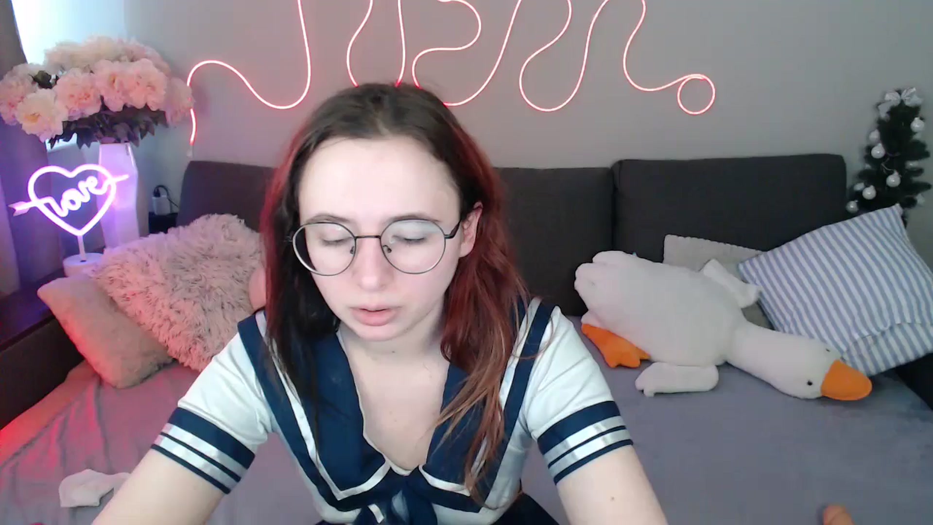 Gallery image thumbnail from Mini_Diva's myfreecams stream on, 05/01/2026, 12:17 image 1 of 20