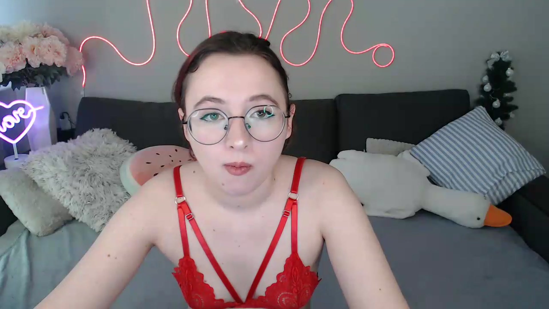 Gallery image thumbnail from Mini_Diva's myfreecams stream on, 05/02/2026, 12:22 image 13 of 20