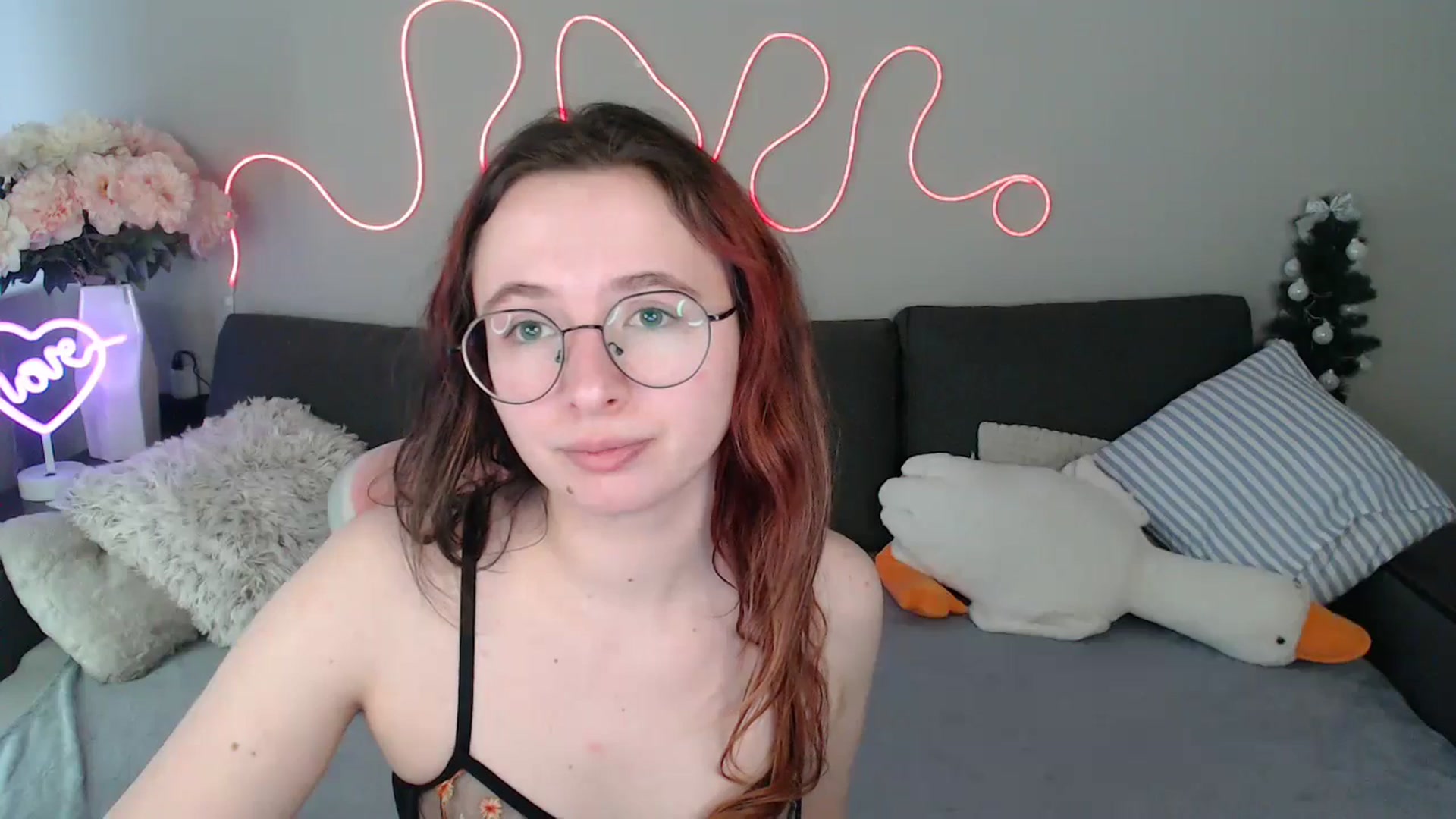 Gallery image thumbnail from Mini_Diva's myfreecams stream on, 05/03/2026, 10:49 image 3 of 20