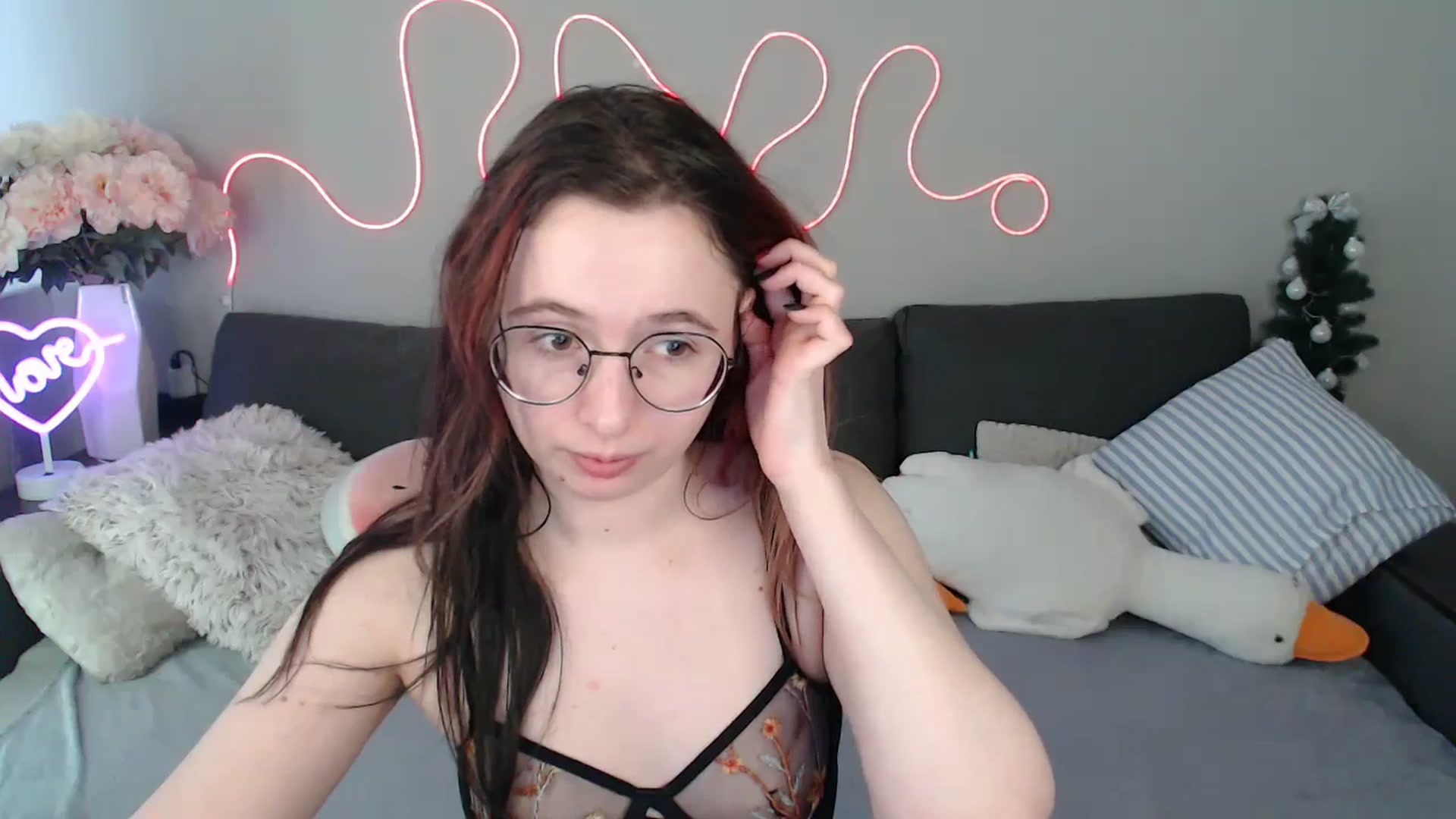 Gallery image thumbnail from Mini_Diva's myfreecams stream on, 05/03/2026, 13:56 image 2 of 20