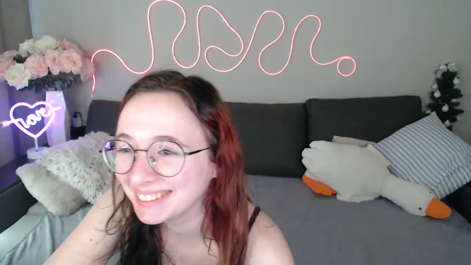 Gallery image thumbnail from Mini_Diva's myfreecams stream on, 05/04/2026, 12:15 image 14 of 20