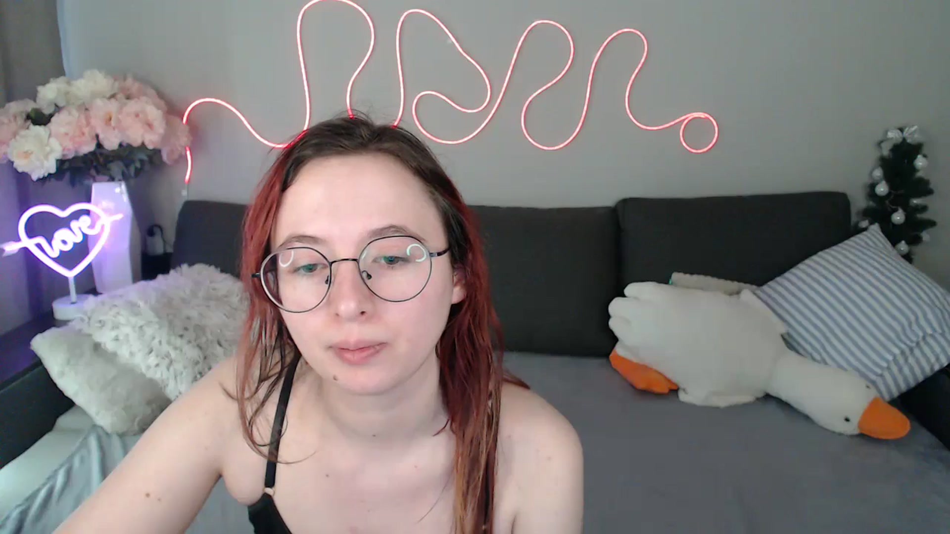 Gallery image thumbnail from Mini_Diva's myfreecams stream on, 05/04/2026, 12:15 image 4 of 20