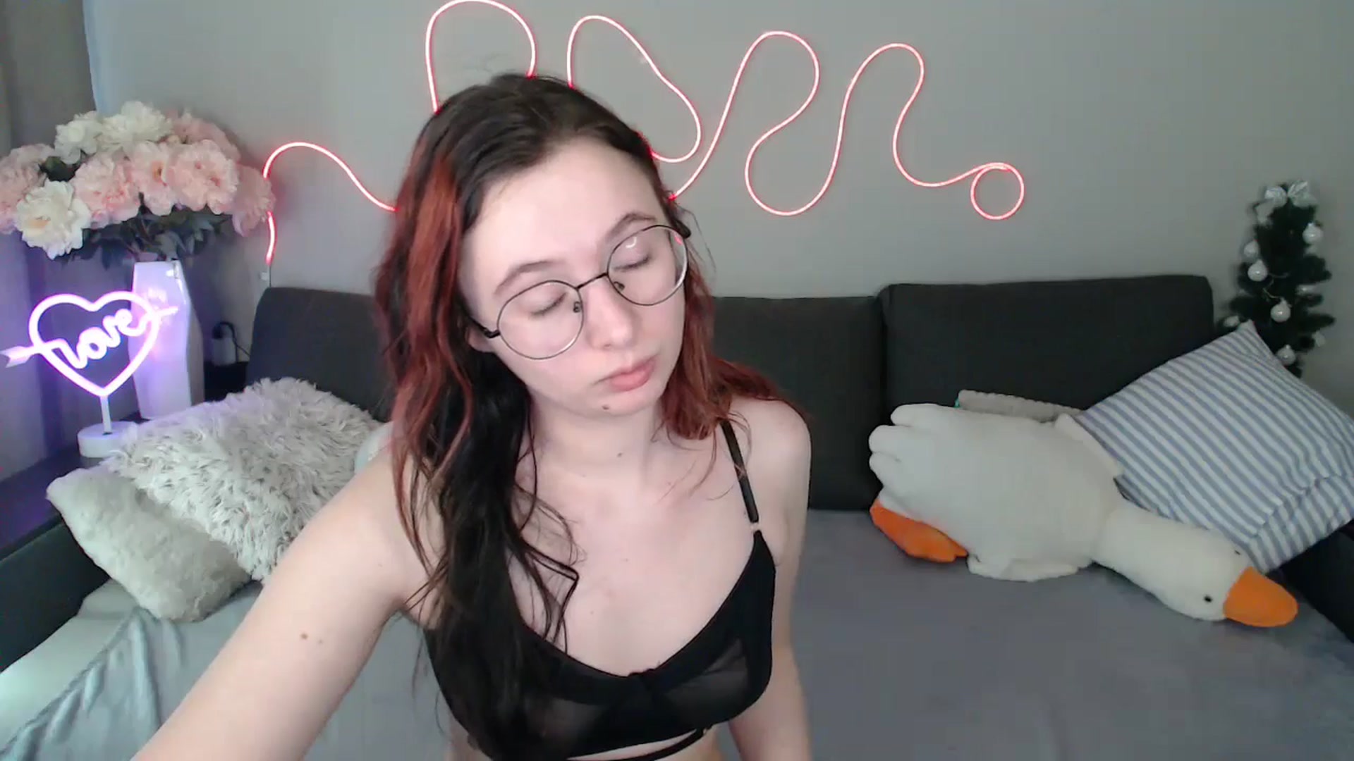 Gallery image thumbnail from Mini_Diva's myfreecams stream on, 05/04/2026, 12:15 image 8 of 20