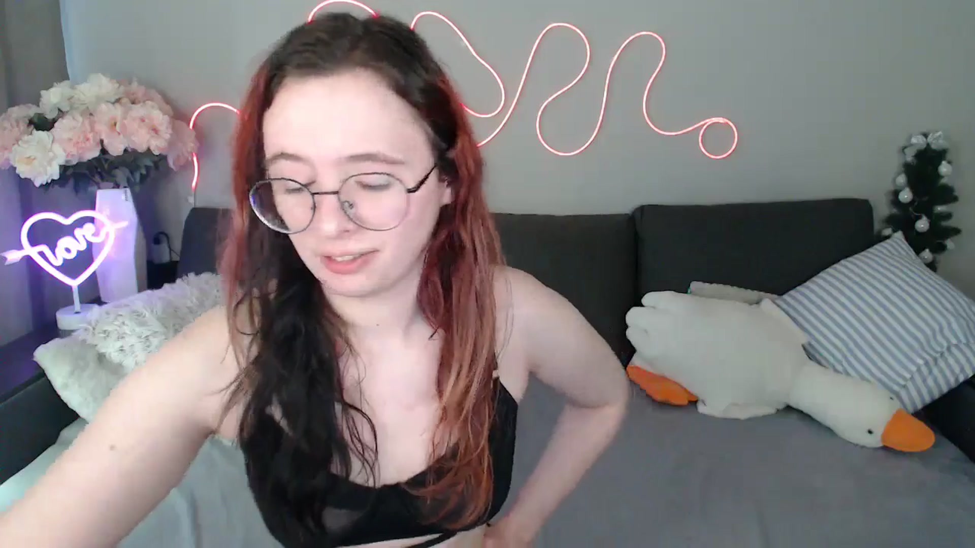 Gallery image thumbnail from Mini_Diva's myfreecams stream on, 05/04/2026, 12:15 image 12 of 20