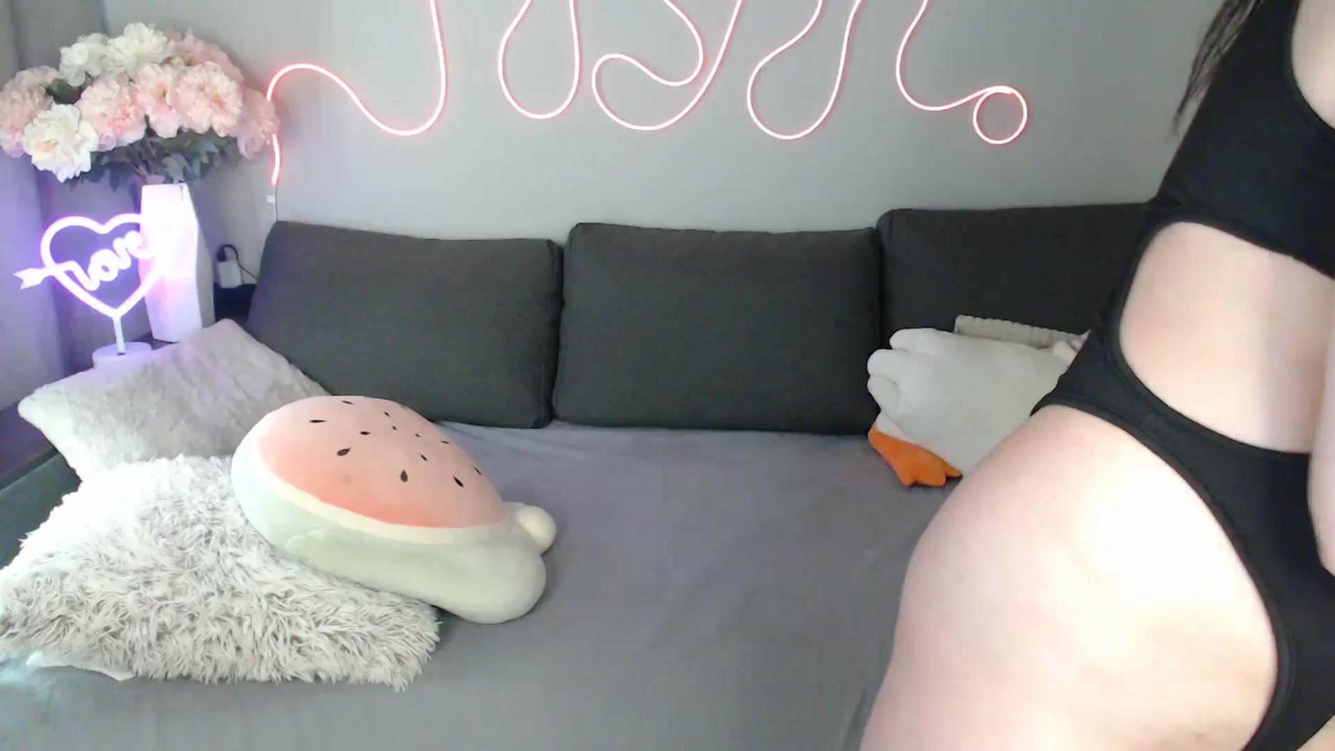 Gallery image thumbnail from Mini_Diva's myfreecams stream on, 05/10/2026, 13:56 image 14 of 20