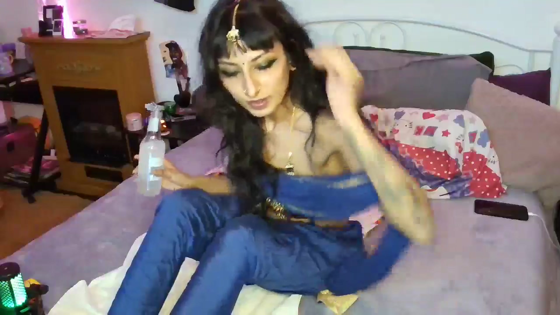 Gallery image thumbnail from Miniindian's myfreecams stream on, 11/02/2024, 06:46 image 3 of 20