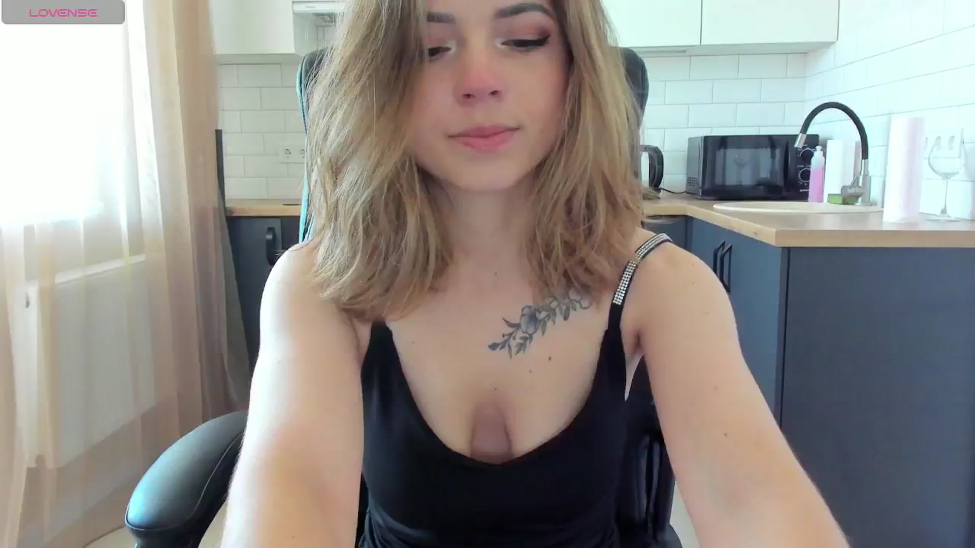 Gallery image thumbnail from MinionFriend_'s myfreecams stream on, 06/22/2024, 10:31 image 17 of 20