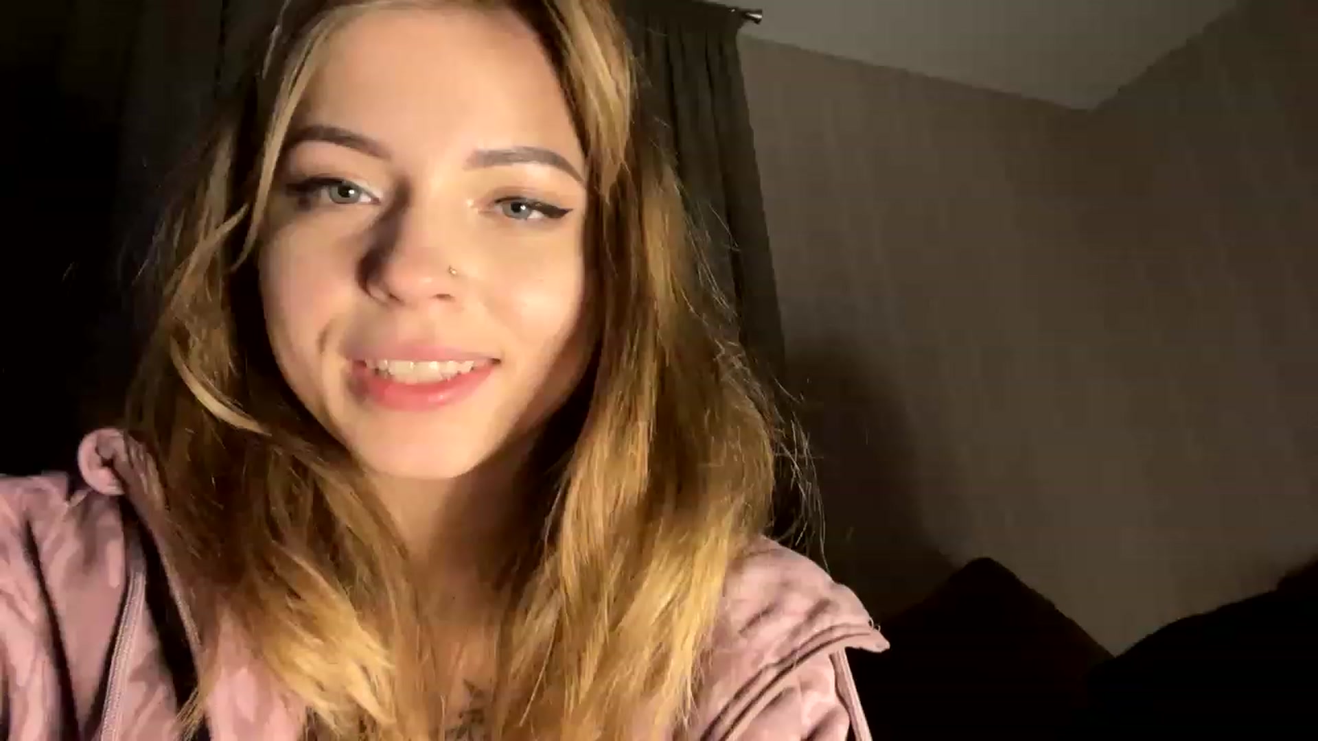 Gallery image thumbnail from Minions_Party's myfreecams stream on, 11/27/2022, 13:40 image 18 of 20