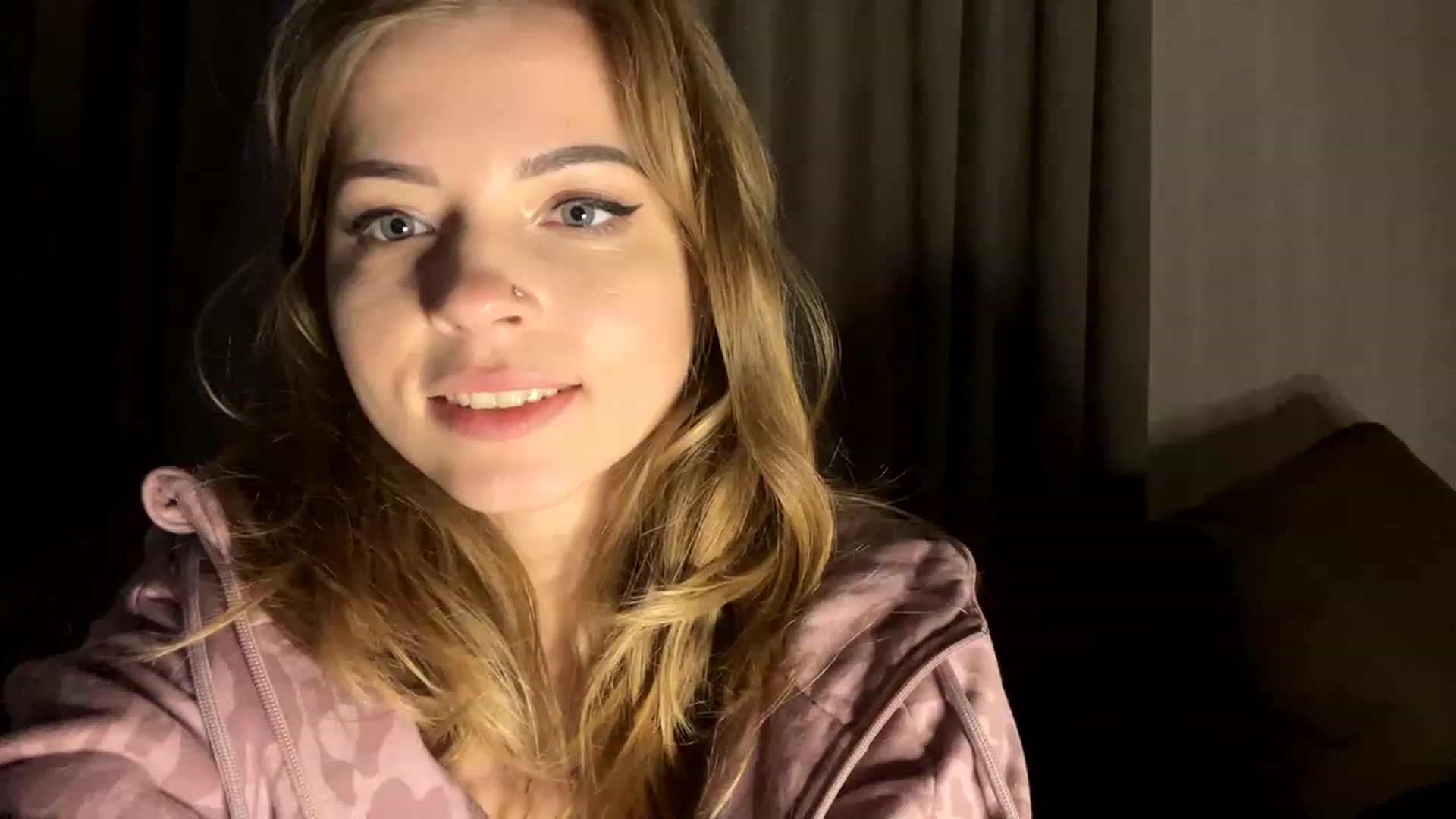 Gallery image thumbnail from Minions_Party's myfreecams stream on, 11/27/2022, 13:40 image 14 of 20