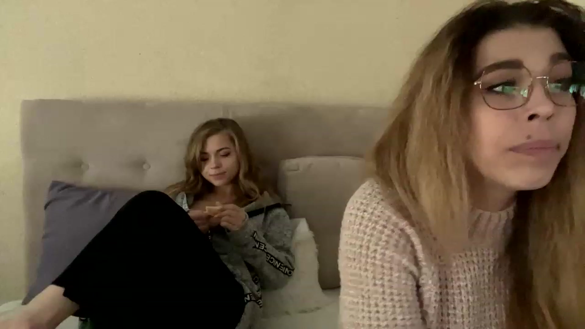 Gallery image thumbnail from Minions_Party's myfreecams stream on, 11/28/2022, 11:09 image 17 of 20