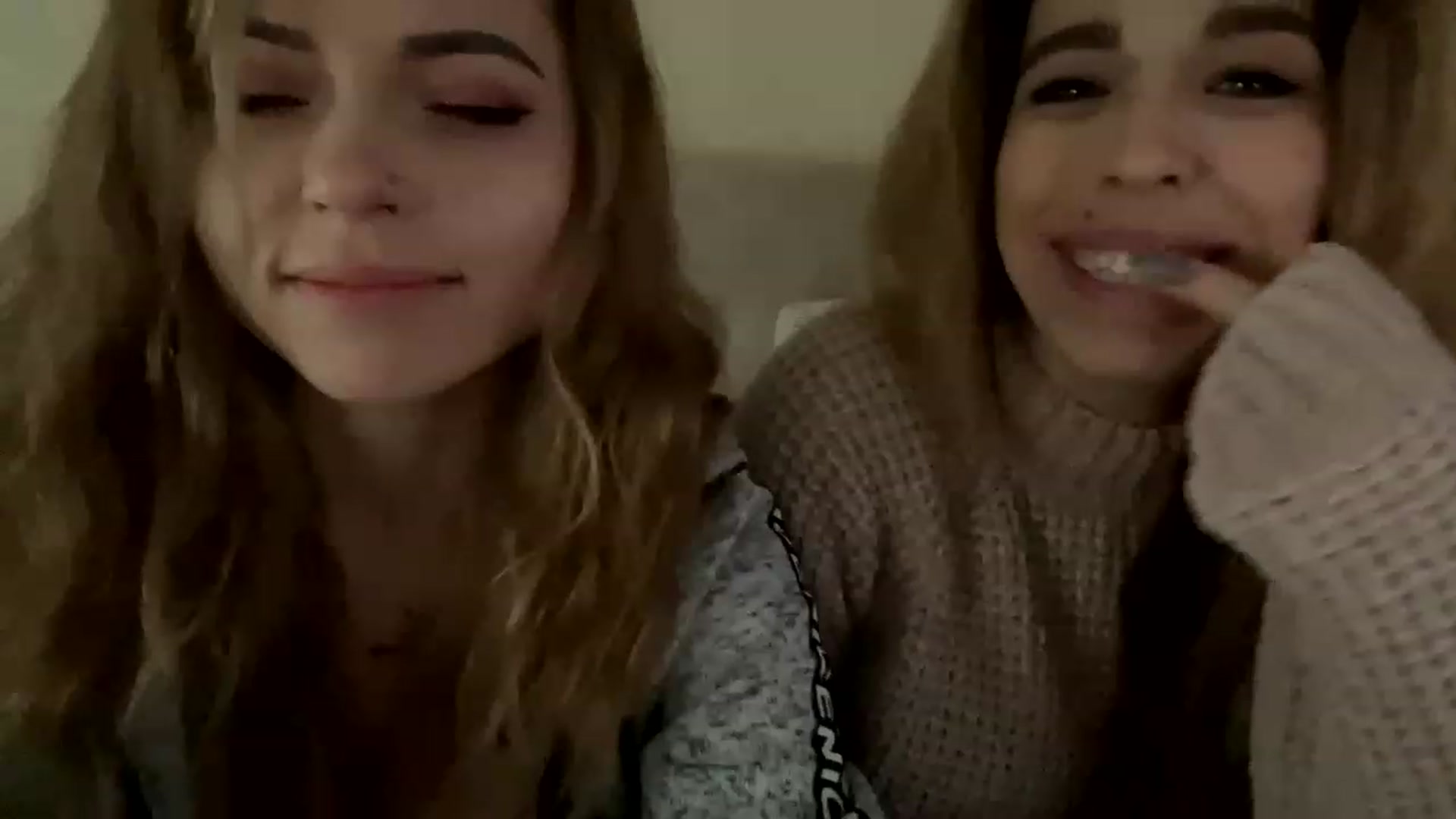 Gallery image thumbnail from Minions_Party's myfreecams stream on, 11/28/2022, 12:12 image 9 of 20