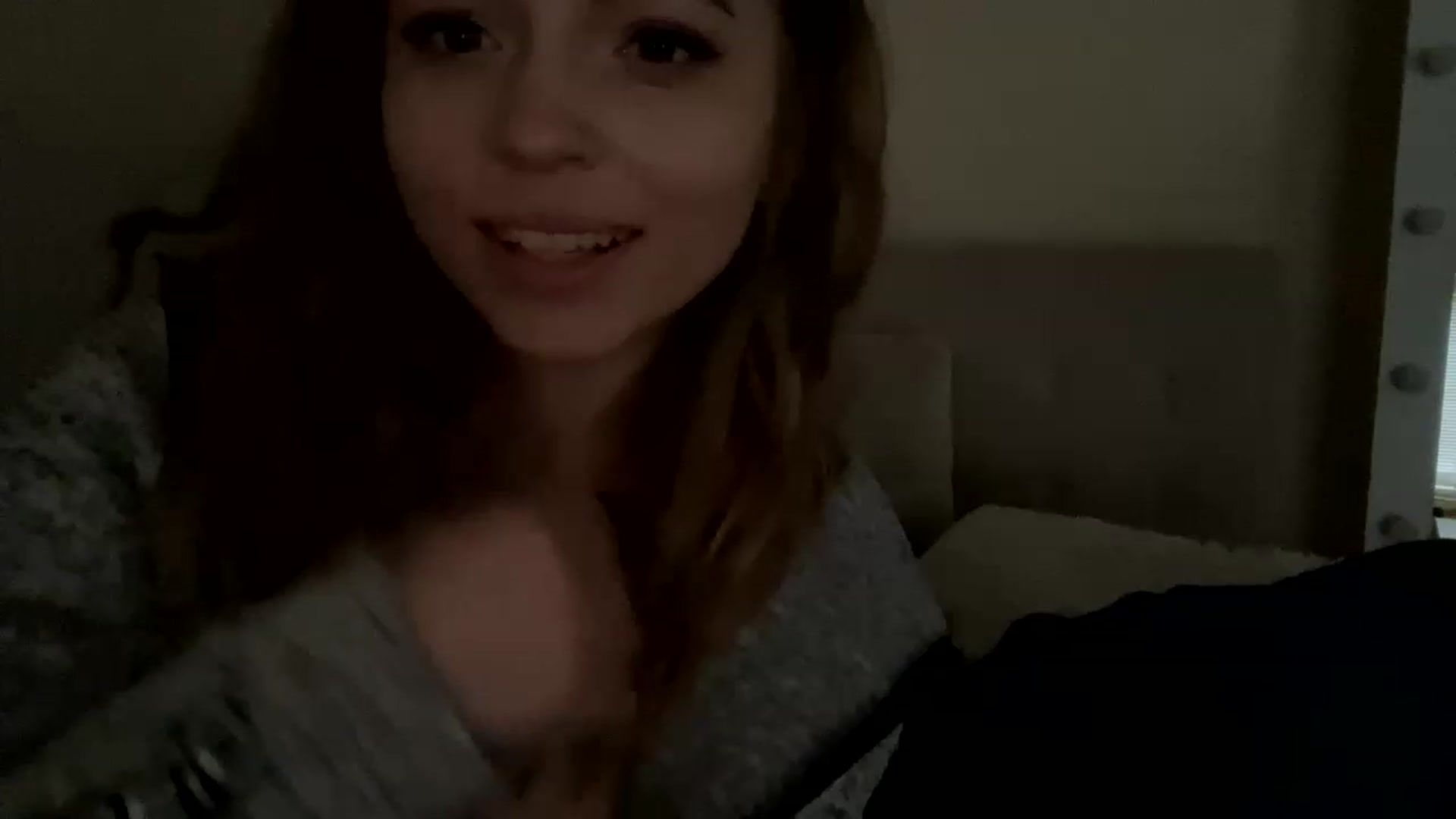 Gallery image thumbnail from Minions_Party's myfreecams stream on, 11/28/2022, 12:36 image 13 of 20