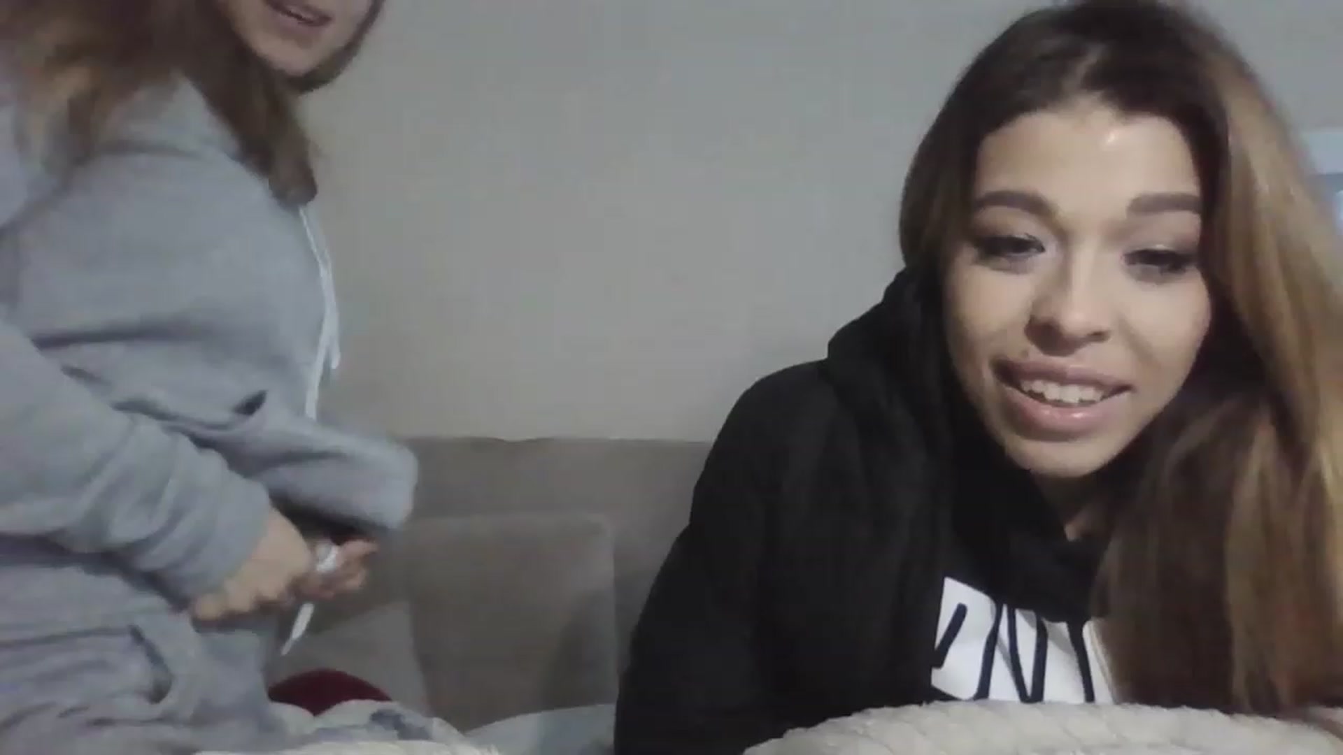 Gallery image thumbnail from Minions_Party's myfreecams stream on, 11/29/2022, 11:55 image 10 of 20