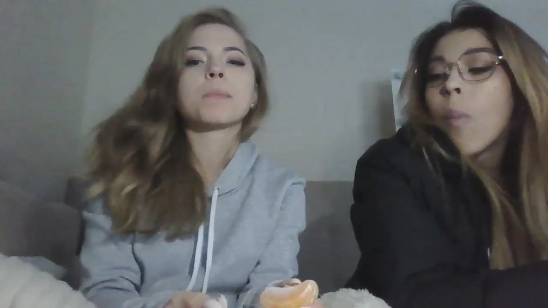 Gallery image thumbnail from Minions_Party's myfreecams stream on, 11/29/2022, 12:15 image 14 of 20