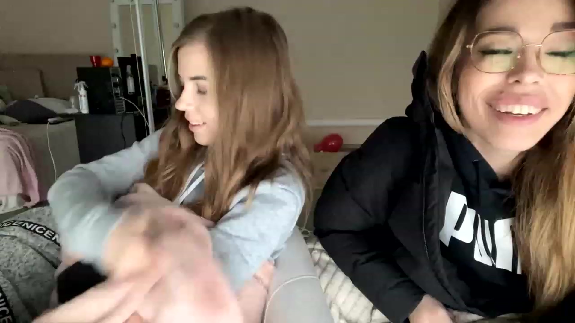 Gallery image thumbnail from Minions_Party's myfreecams stream on, 11/29/2022, 13:00 image 12 of 20
