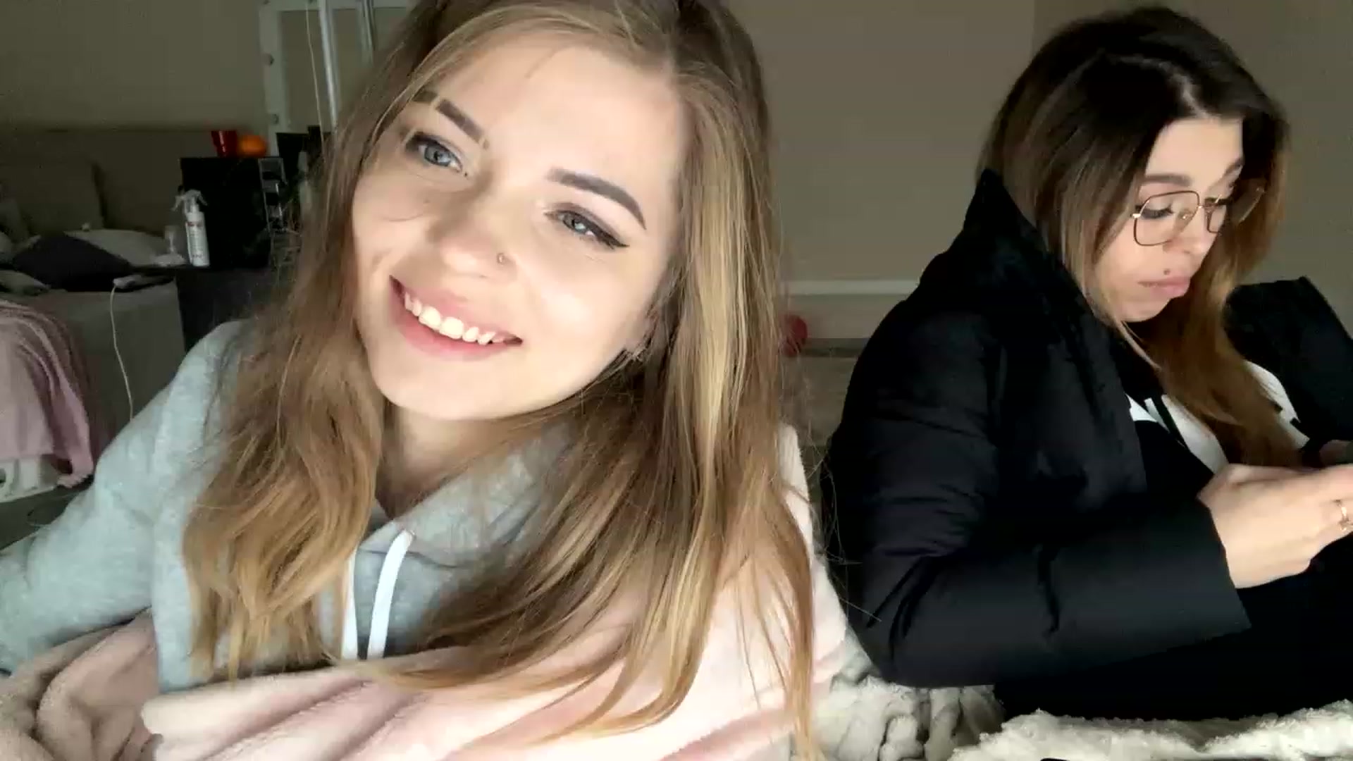 Gallery image thumbnail from Minions_Party's myfreecams stream on, 11/29/2022, 13:00 image 17 of 20