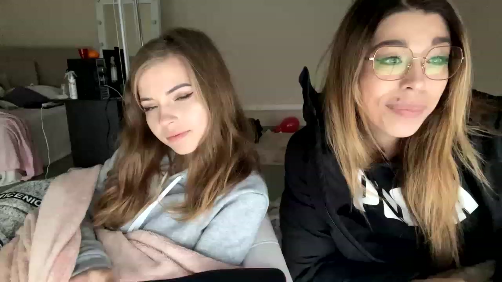 Gallery image thumbnail from Minions_Party's myfreecams stream on, 11/29/2022, 13:00 image 11 of 20