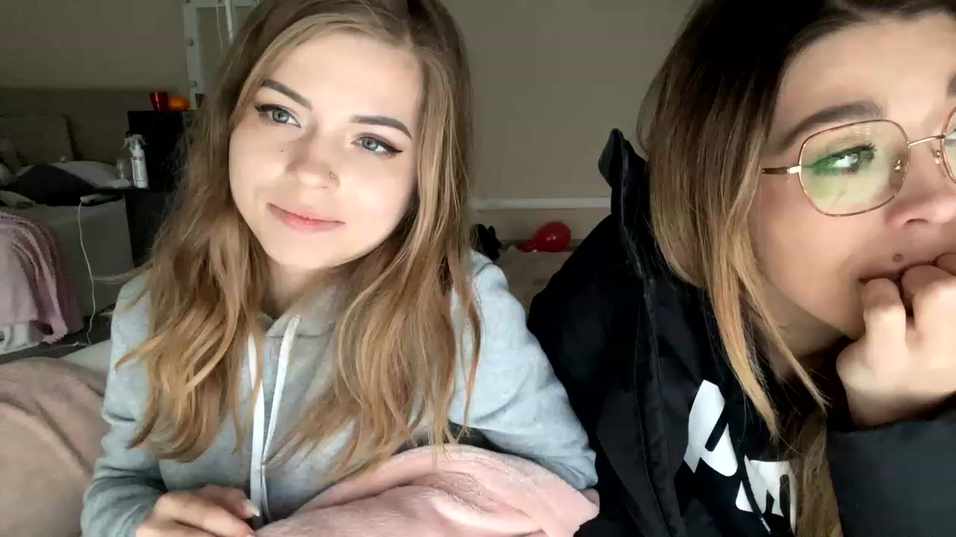 Gallery image thumbnail from Minions_Party's myfreecams stream on, 11/29/2022, 13:00 image 20 of 20