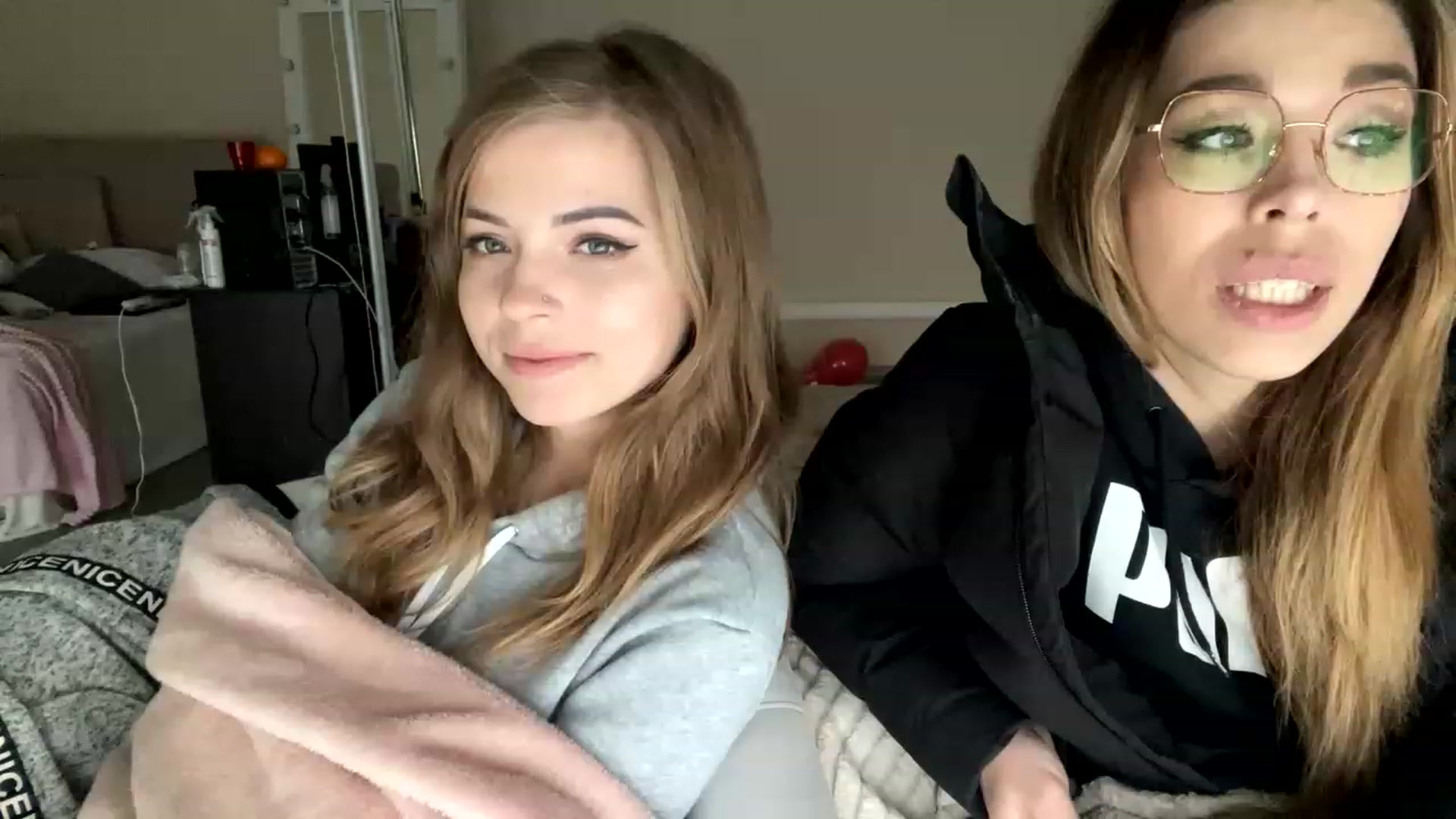 Gallery image thumbnail from Minions_Party's myfreecams stream on, 11/29/2022, 13:00 image 15 of 20