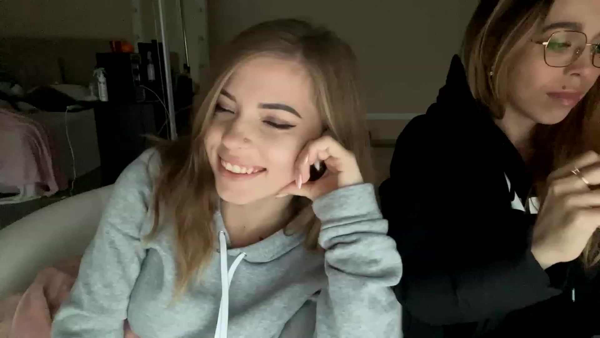 Gallery image thumbnail from Minions_Party's myfreecams stream on, 11/29/2022, 13:54 image 9 of 20