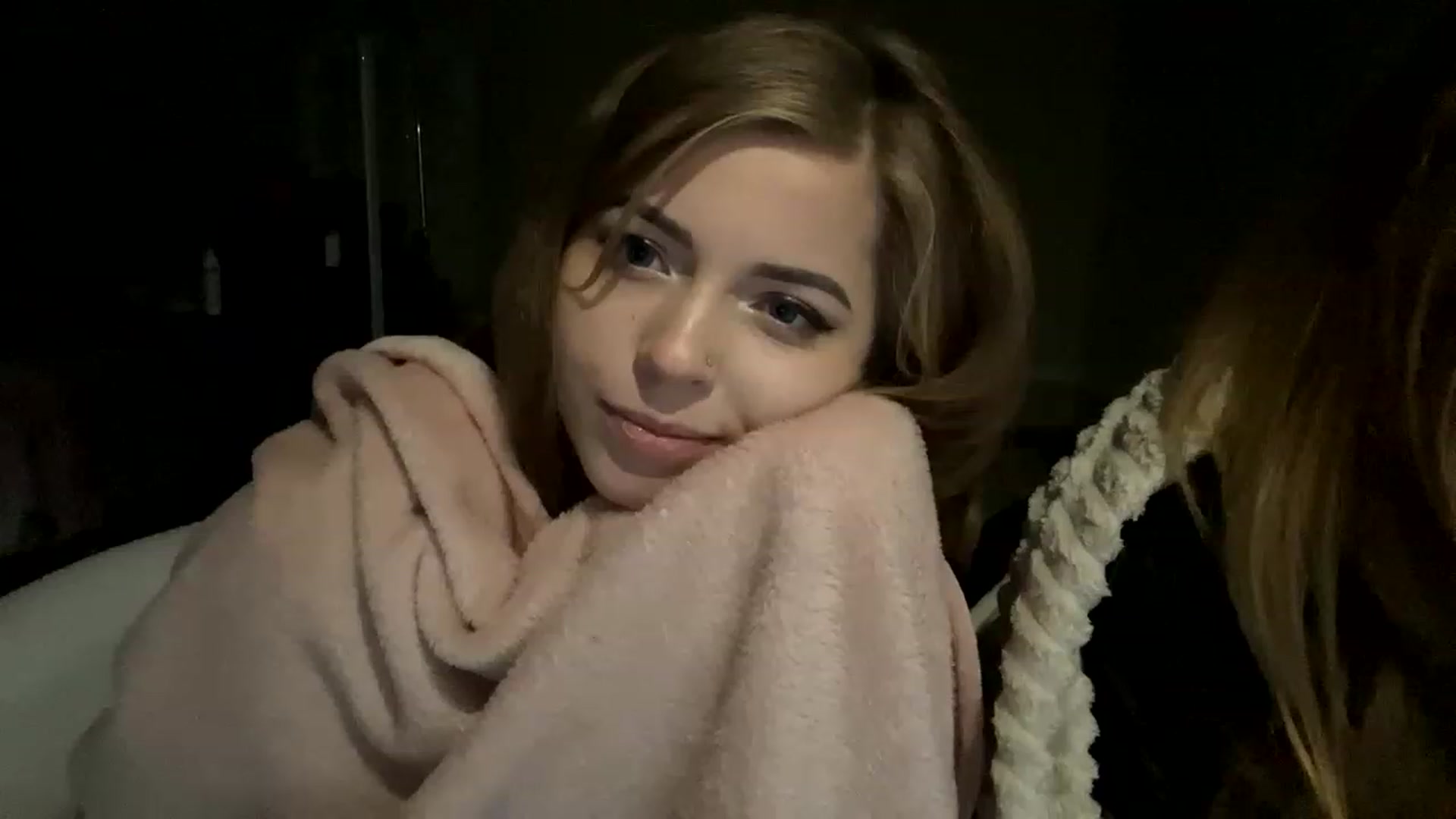 Gallery image thumbnail from Minions_Party's myfreecams stream on, 11/29/2022, 13:54 image 19 of 20