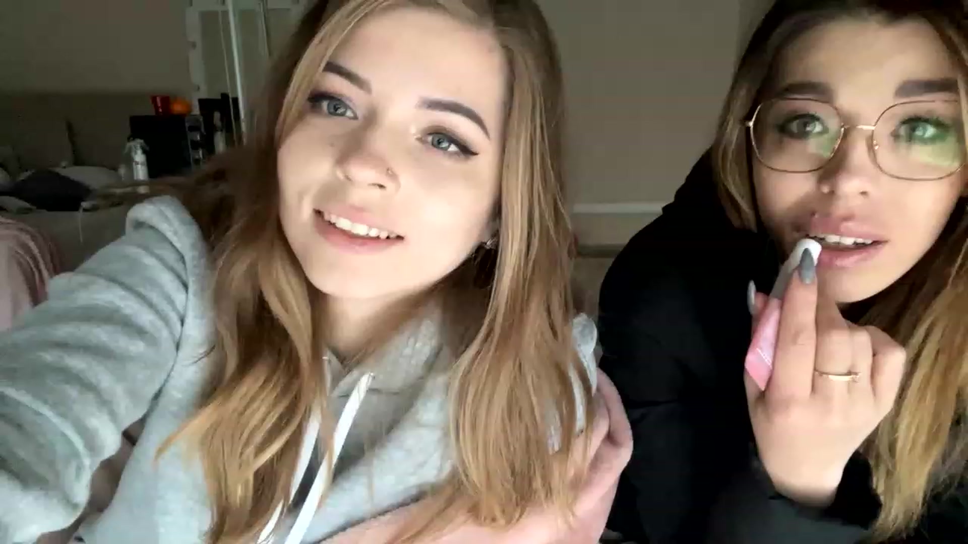 Gallery image thumbnail from Minions_Party's myfreecams stream on, 11/29/2022, 13:54 image 1 of 20
