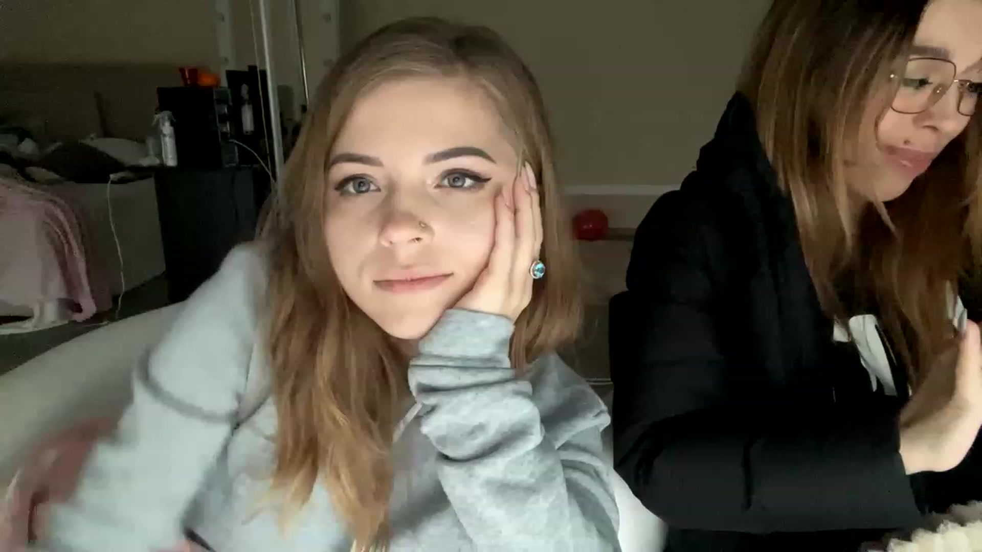 Gallery image thumbnail from Minions_Party's myfreecams stream on, 11/29/2022, 13:54 image 7 of 20